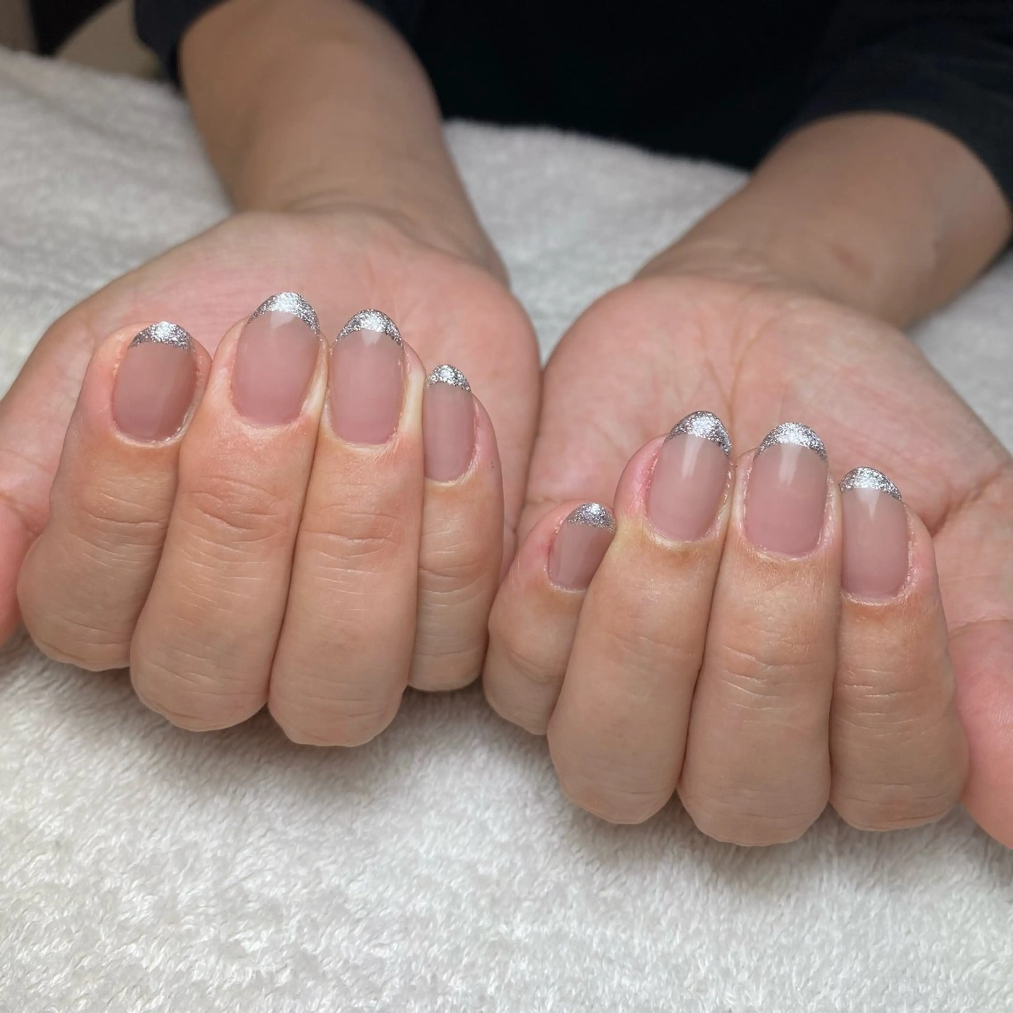 ネイル フレンチネイル ラメ(グリッター) シルバー ハンドネイル COCO+所属・COCO +のエステ・リラクイメージ