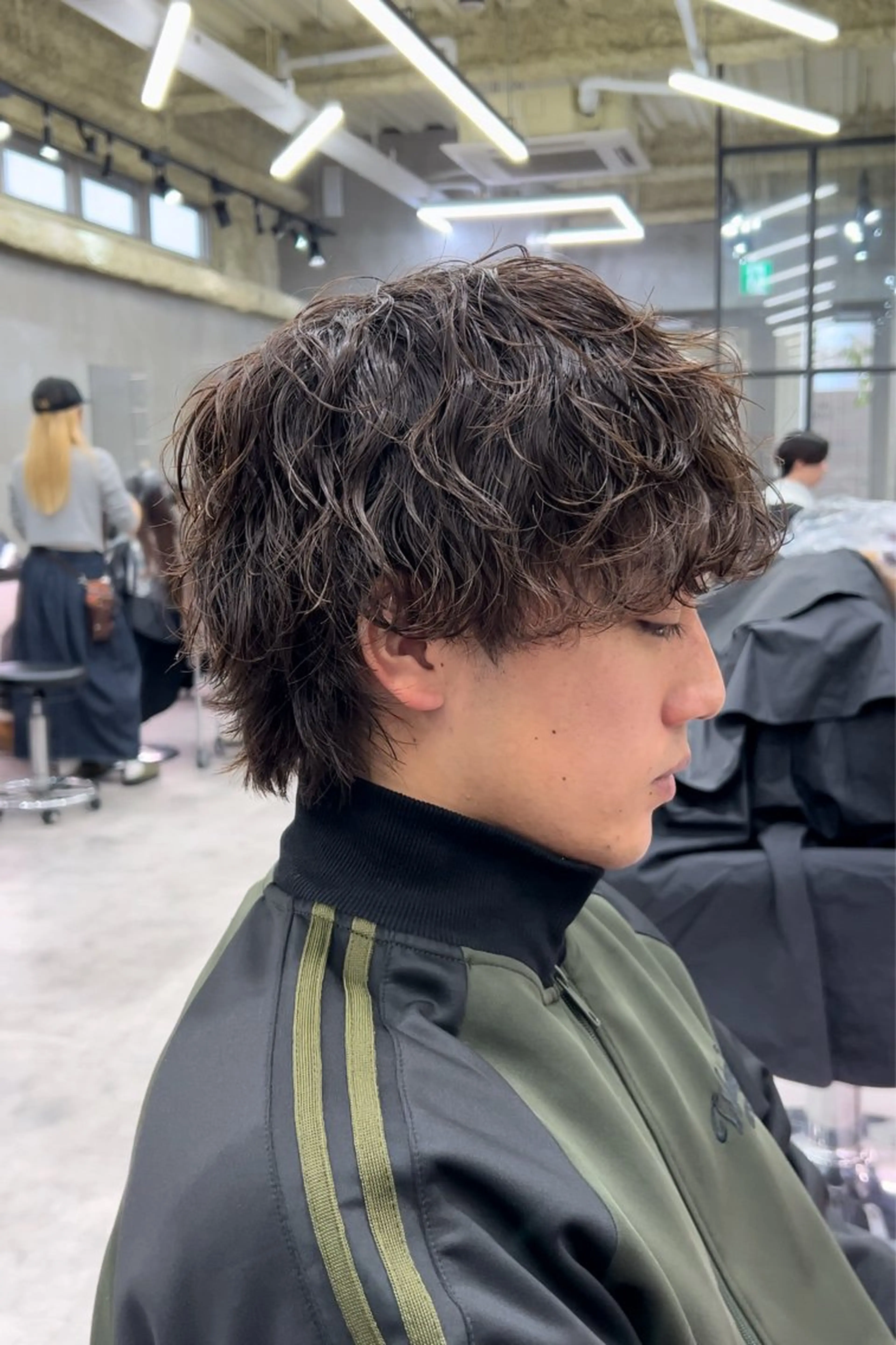 【動かすスタイルがお好きな方におすすめ】メンズカット➕波巻きパーマの写真