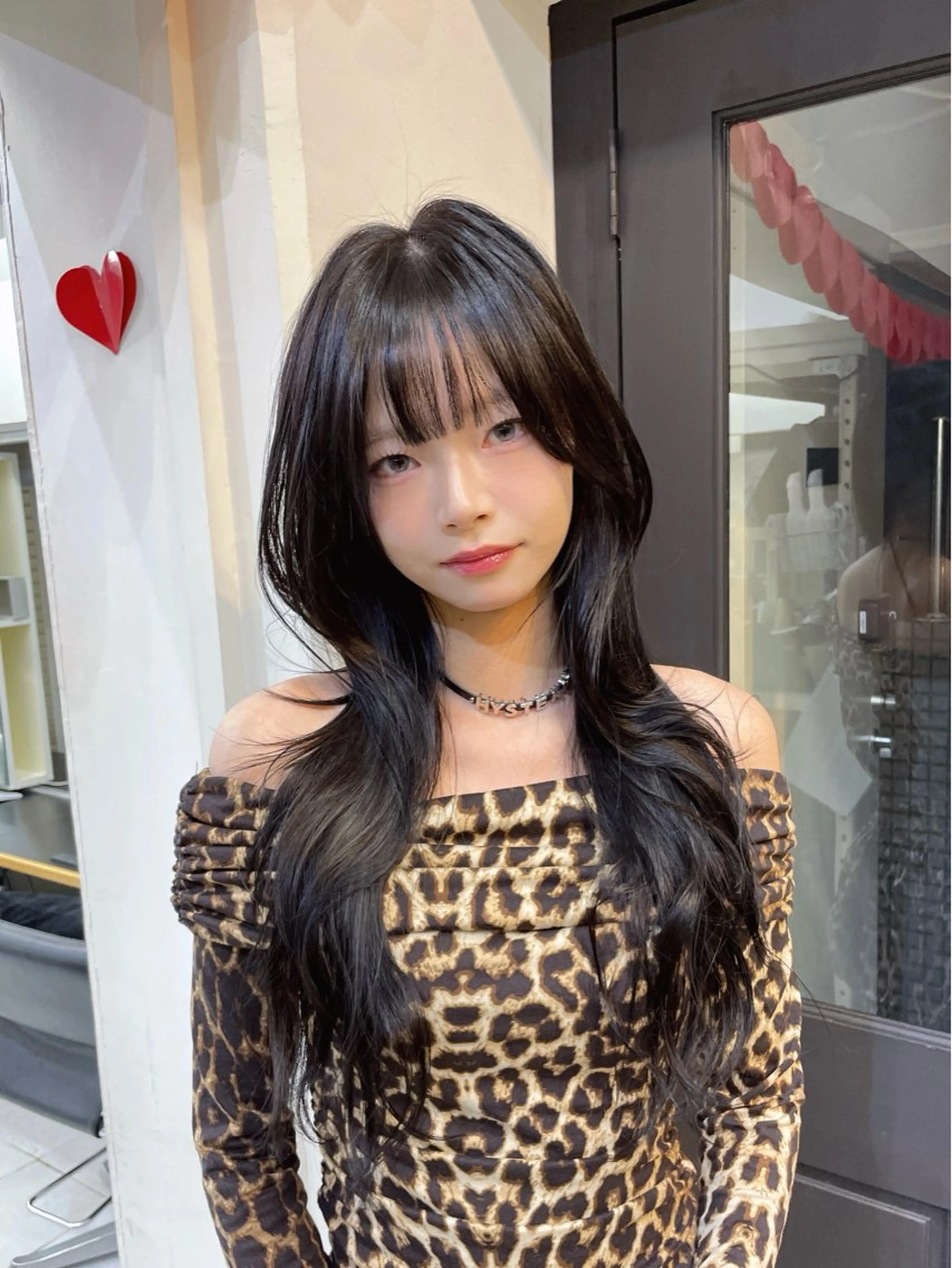 ロング カラー 黒髪 ナチュラルブラック ハッシュカット カット ヘアカラー yu-kaハッシュ カット/韓国レイヤーのヘアスタイル