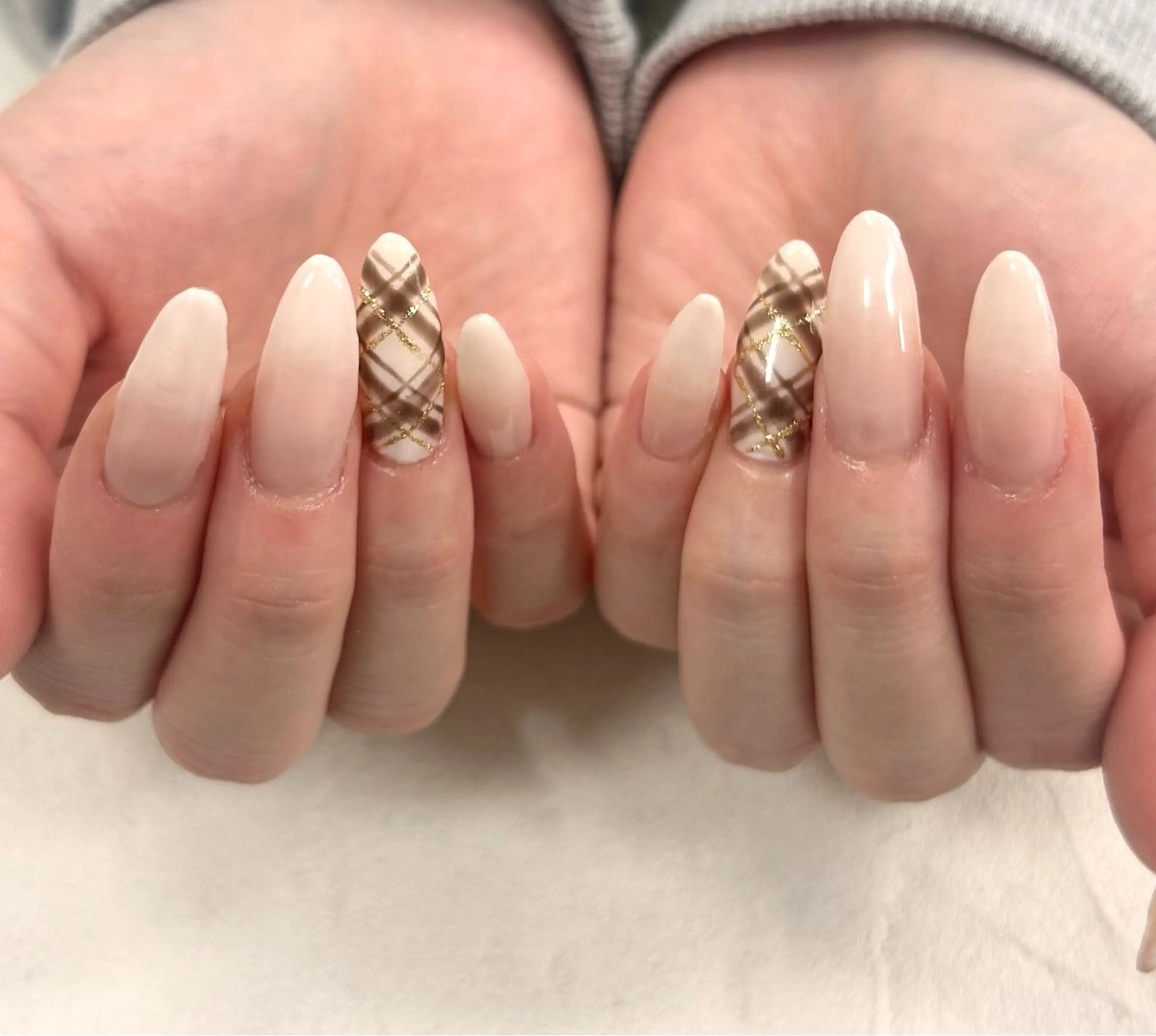 ネイル ハンドネイル Bianca  🎀 Hayakawaのネイルデザイン