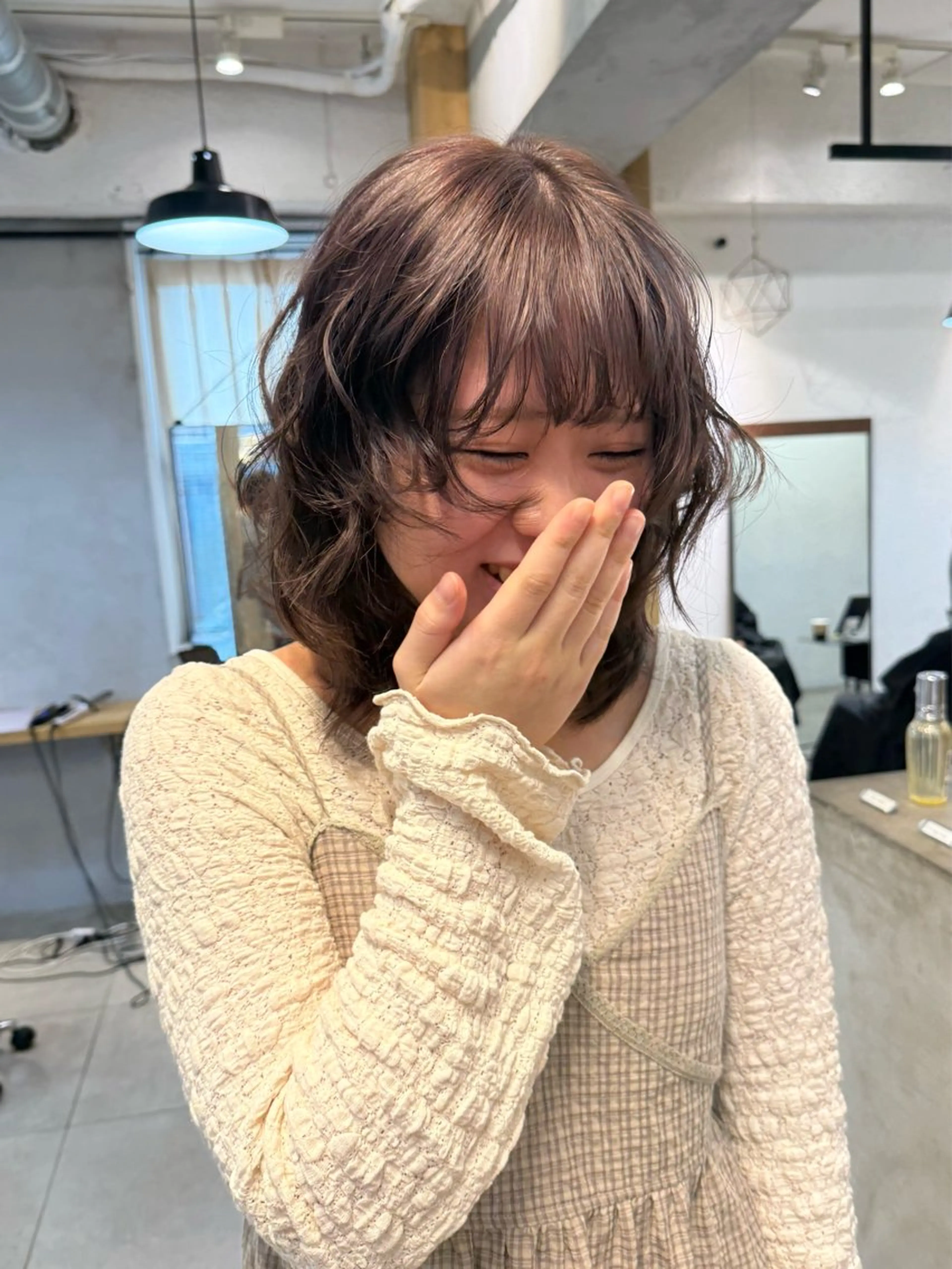 ミディアム カラー ミルクティー× グレージュMOMOのヘアスタイル