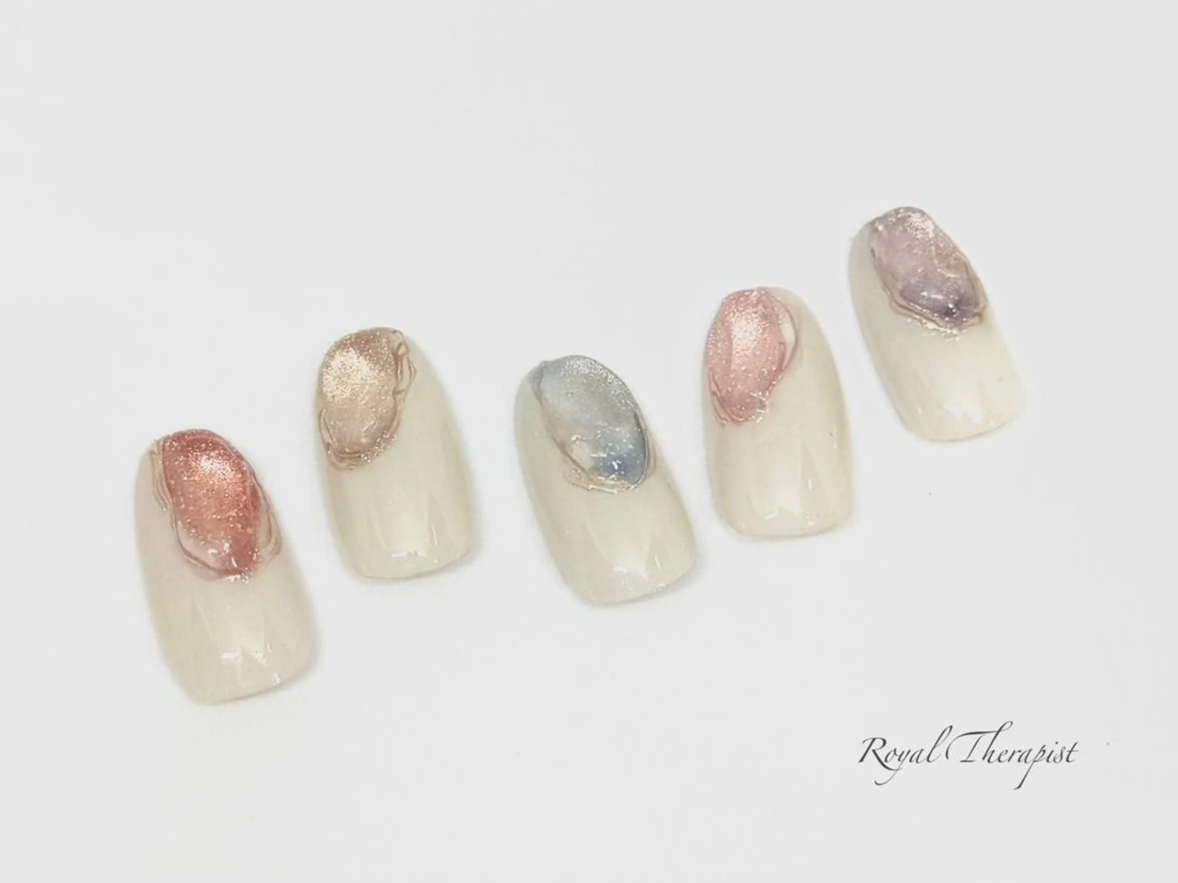 ネイル 長さ出し フラッシュネイル フットネイル フレンチネイル ジェルネイル ハンドネイル 【尾下】 ロイヤル•セラピストのネイルデザイン