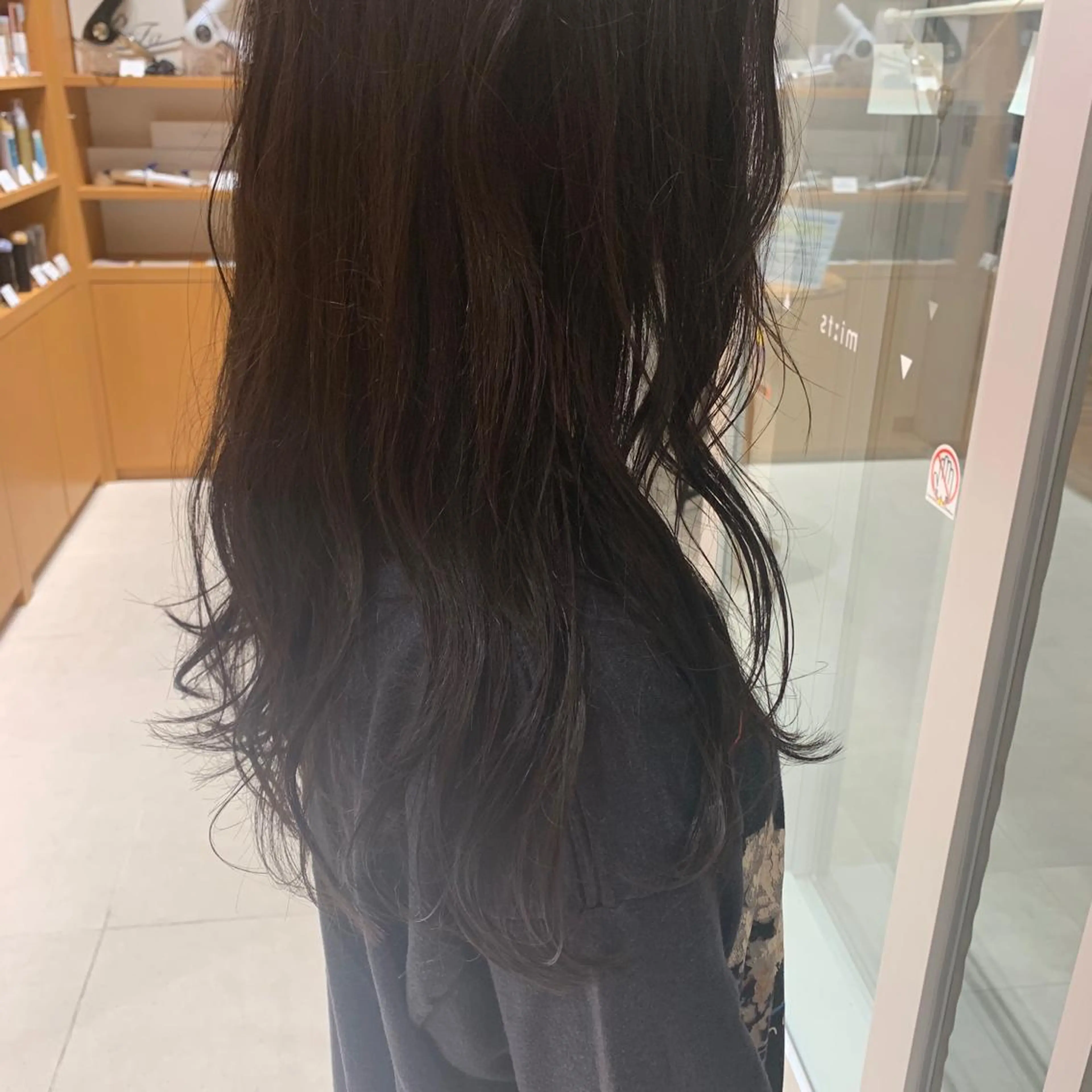 ロング カラー 下川 由貴のヘアスタイル