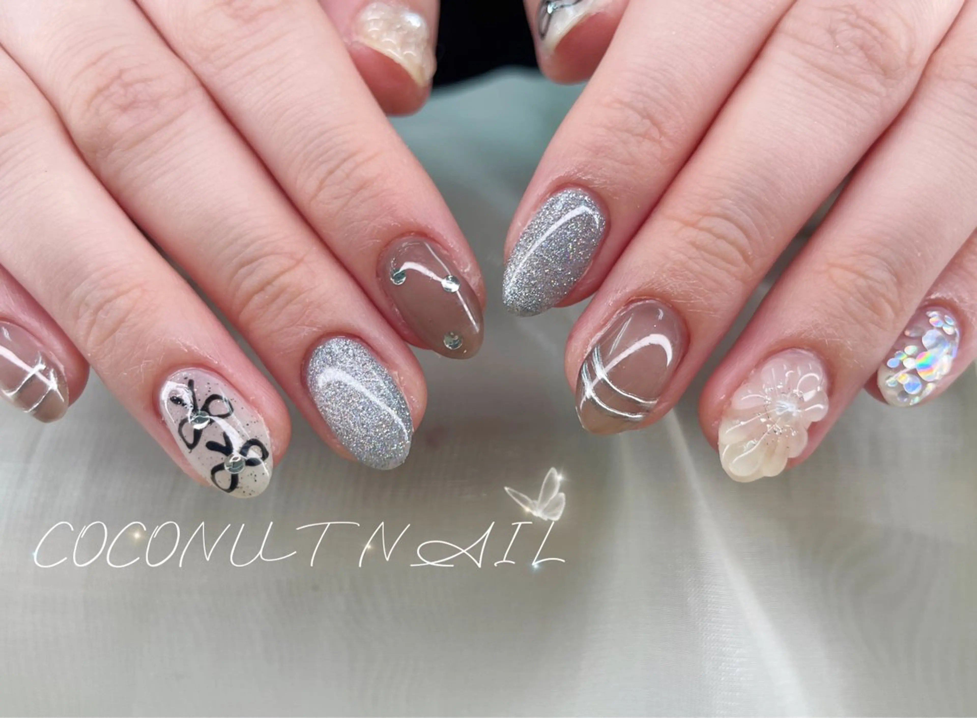 ネイル べっ甲ネイル フレンチネイル キラキラネイル ラメ(グリッター) マグネットネイル ハンドネイル 神田 ココナッツのネイルデザイン