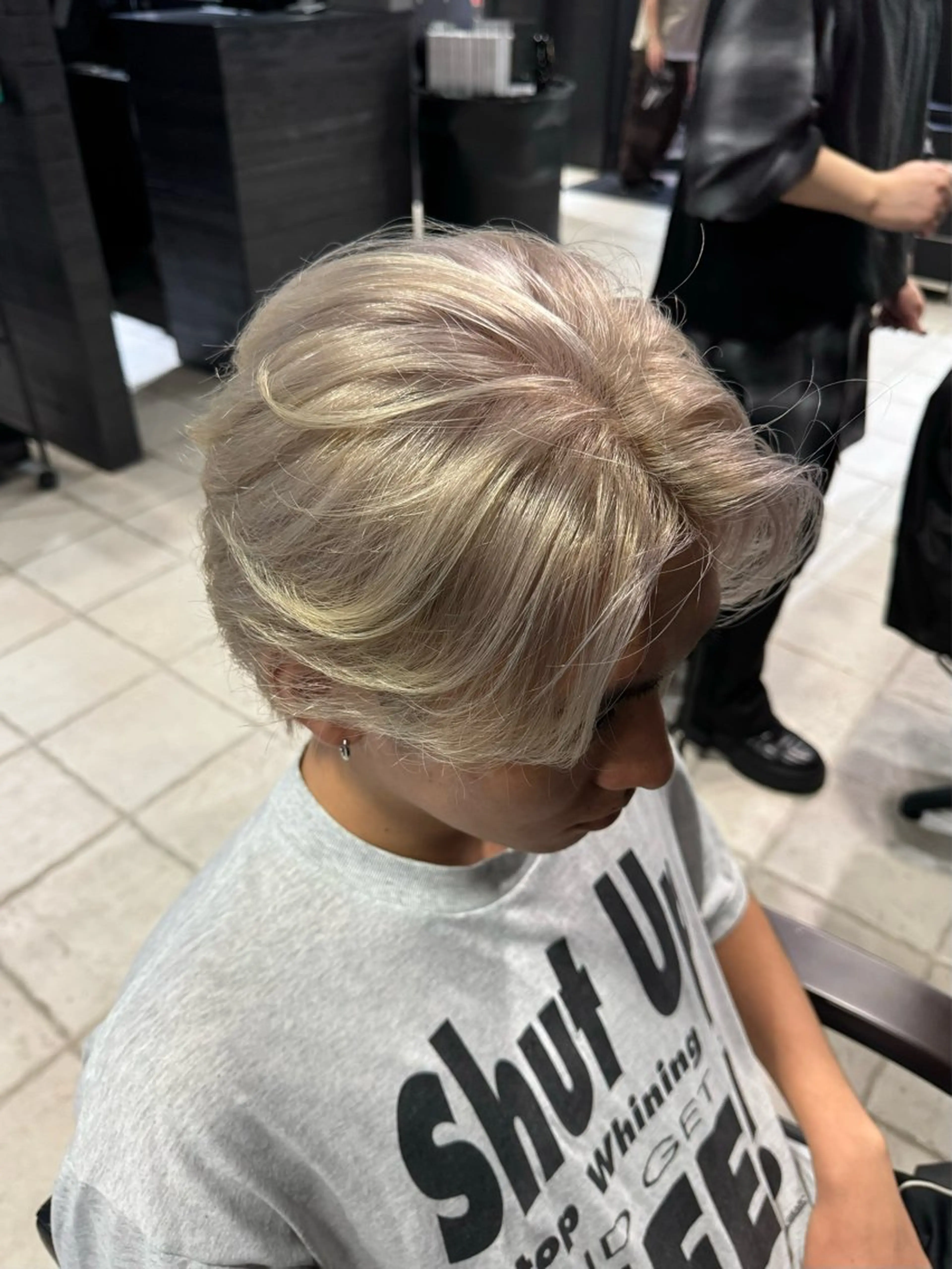 ミディアム ヘアアレンジ メンズ カット ヘアカラー トリートメント ヘアセット メンズ専門 美容師✨ アメ村 堀江颯瑛のヘアスタイル