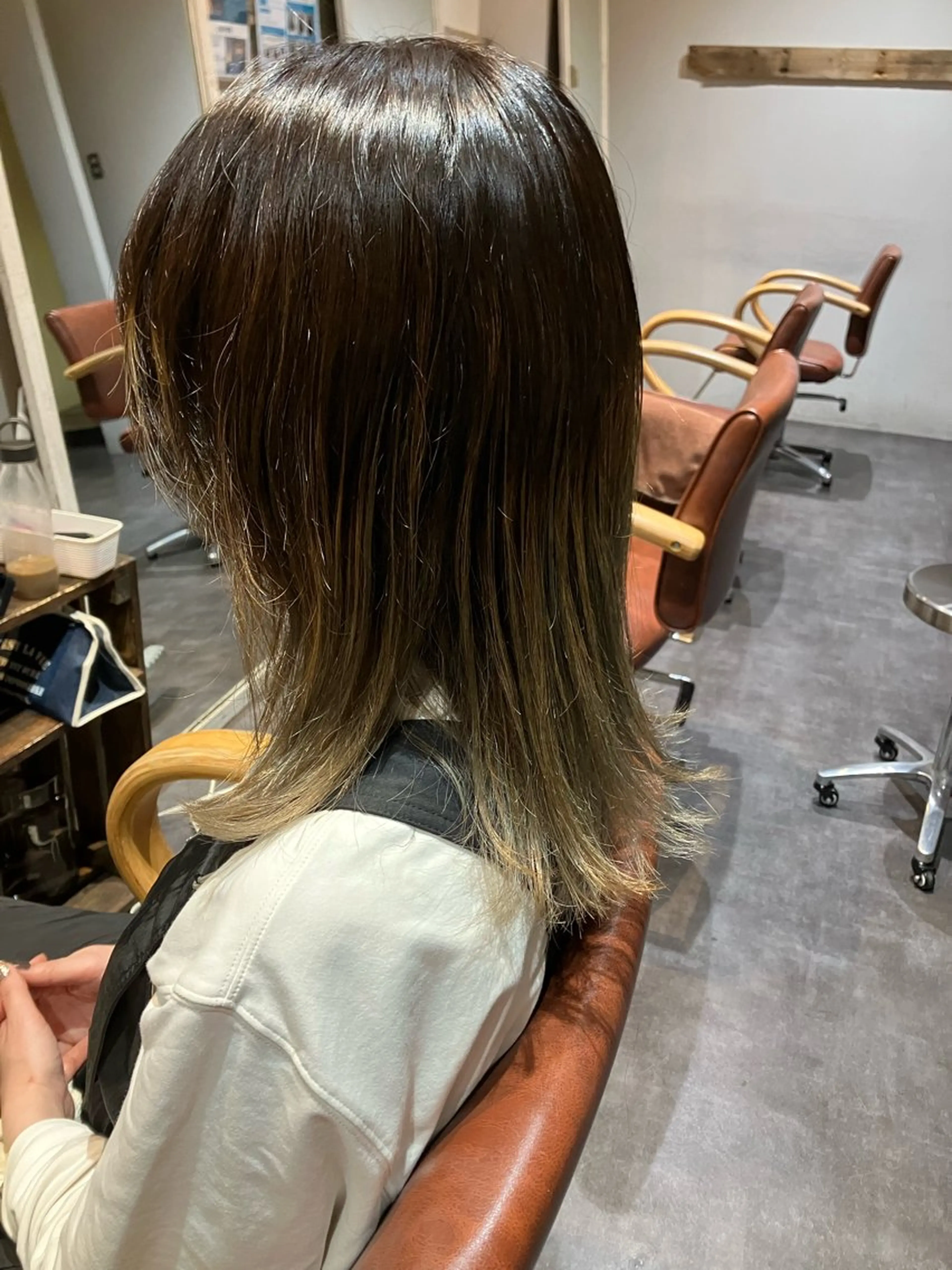 カラー 柴田 胡桃のヘアスタイル