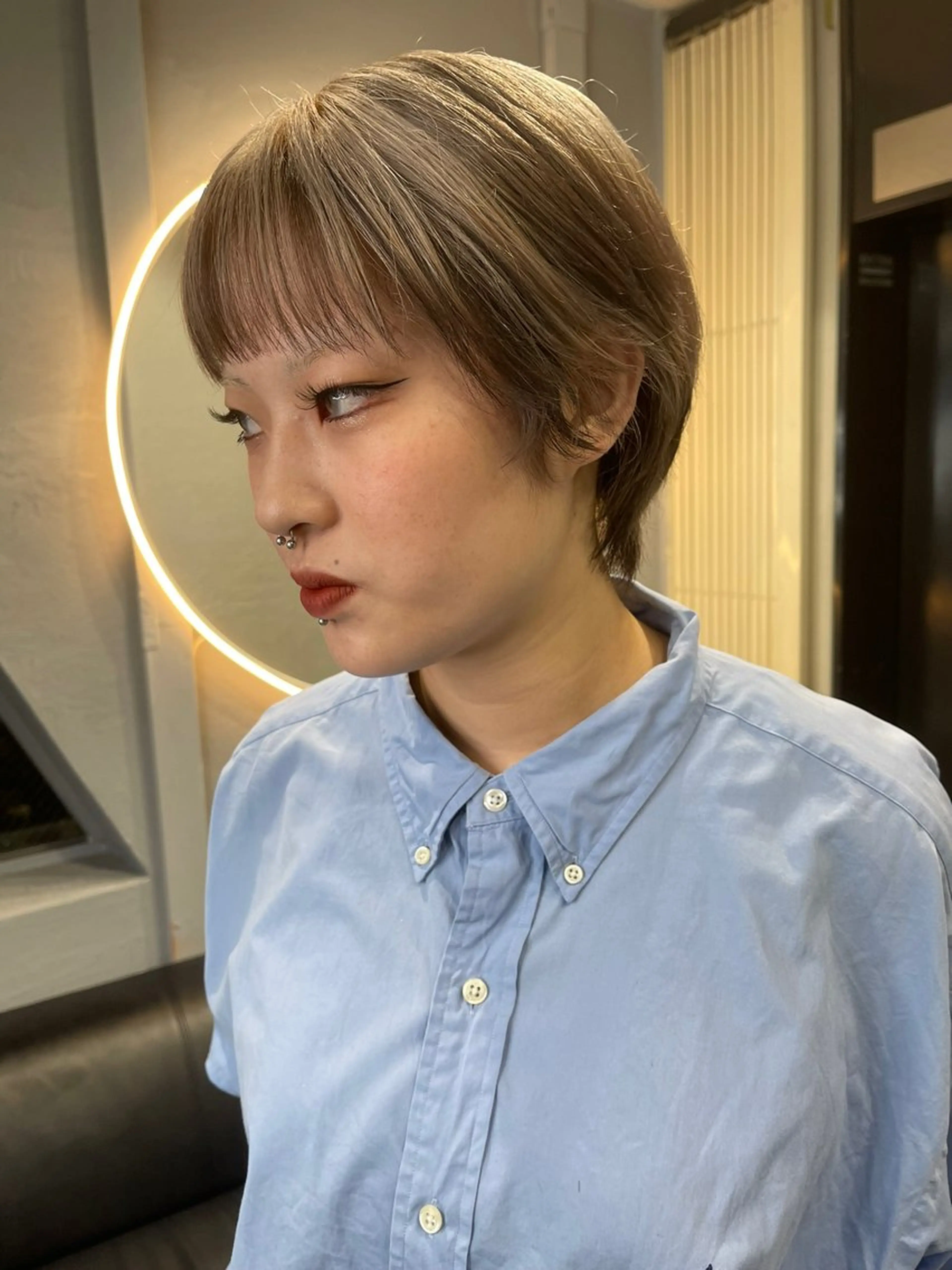 ショート カラー ベージュカラー ブリーチ ケアブリーチ デザインカラー ダブルカラー TATSUブリーチ/ ミルクティーベージュのヘアスタイル