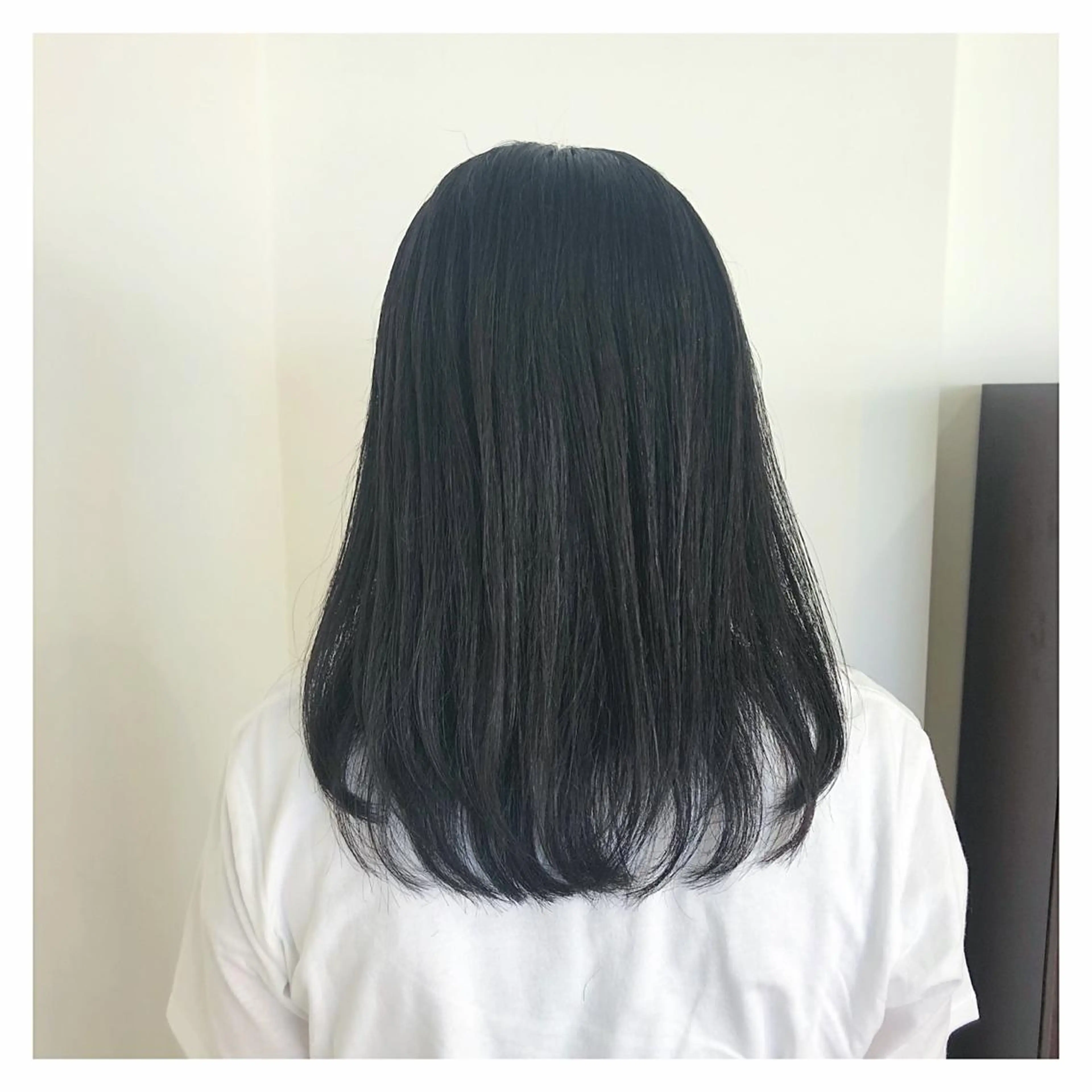 セミロング eon 八王子所属・癖毛、多毛の方歓迎 三浦　麻衣のヘアスタイル