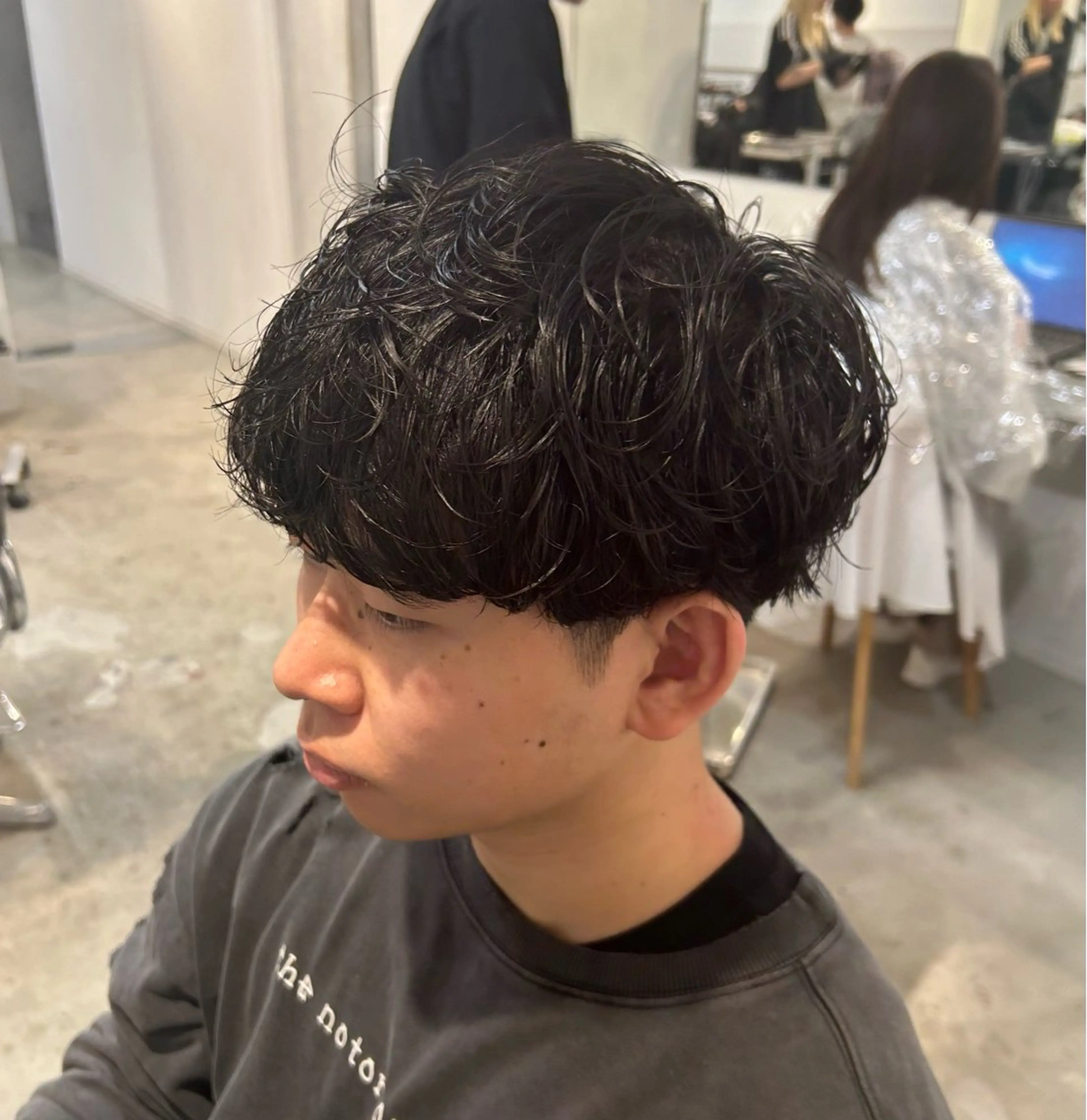 パーマ メンズ ビジネス センターパート フェードカット フェザーパーマ メンズ韓国風 カット パーマ 💈メンズパーマ スペシャリスト💈のヘアスタイル