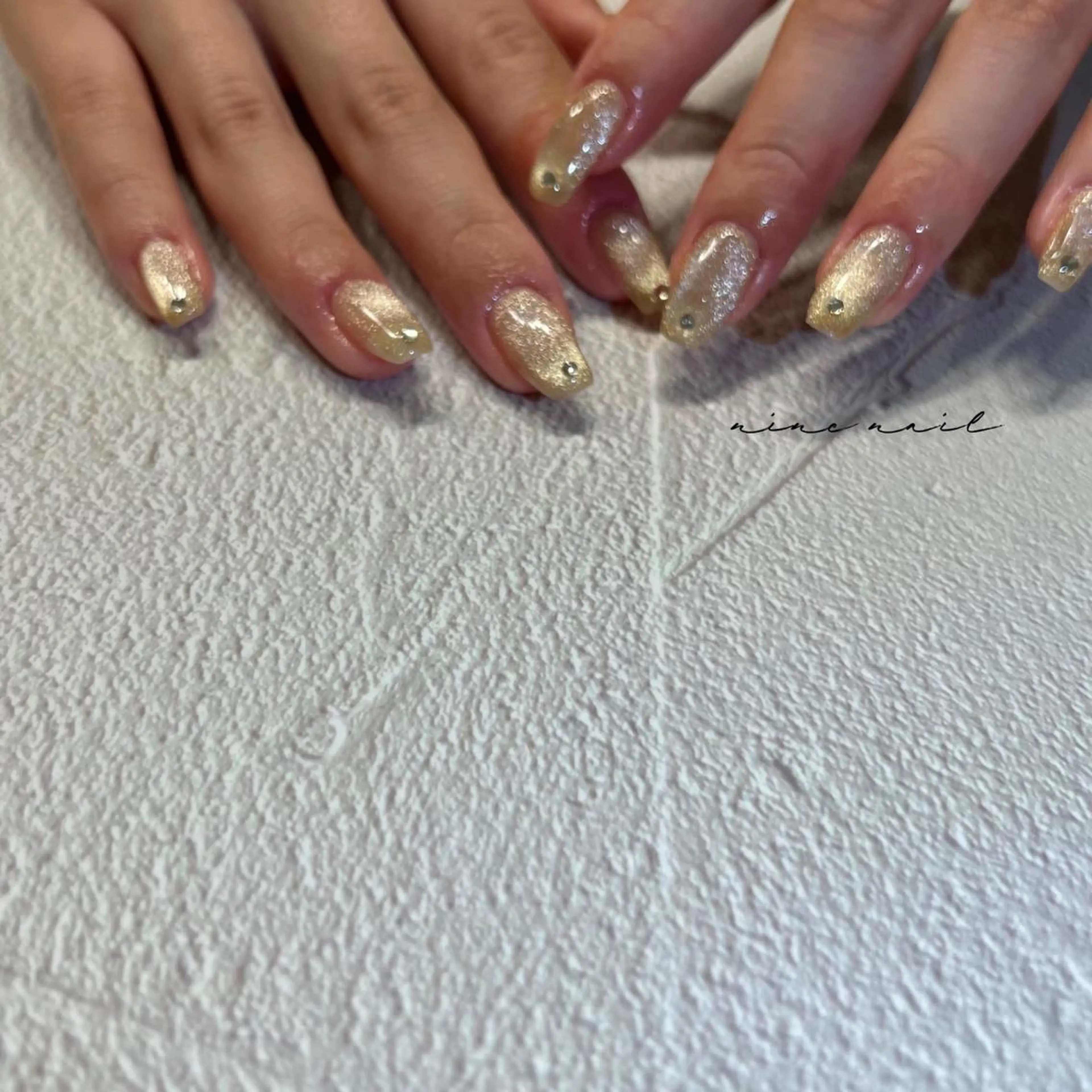 ネイル マグネットネイル シンプルネイル ストーンネイル 冬ネイル nine nailのネイルデザイン