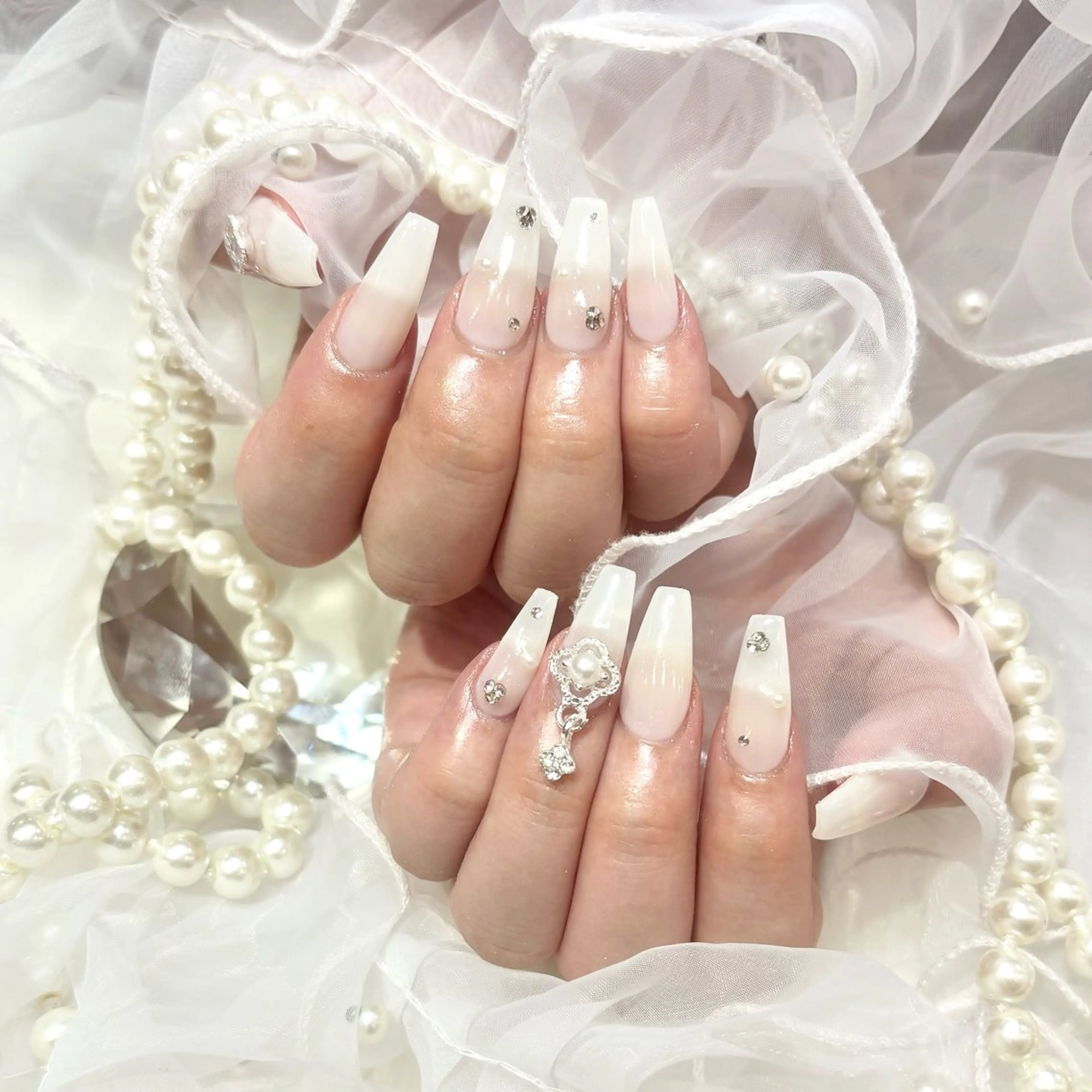 ネイル ハンドネイル WISTERIA yunaのネイルデザイン