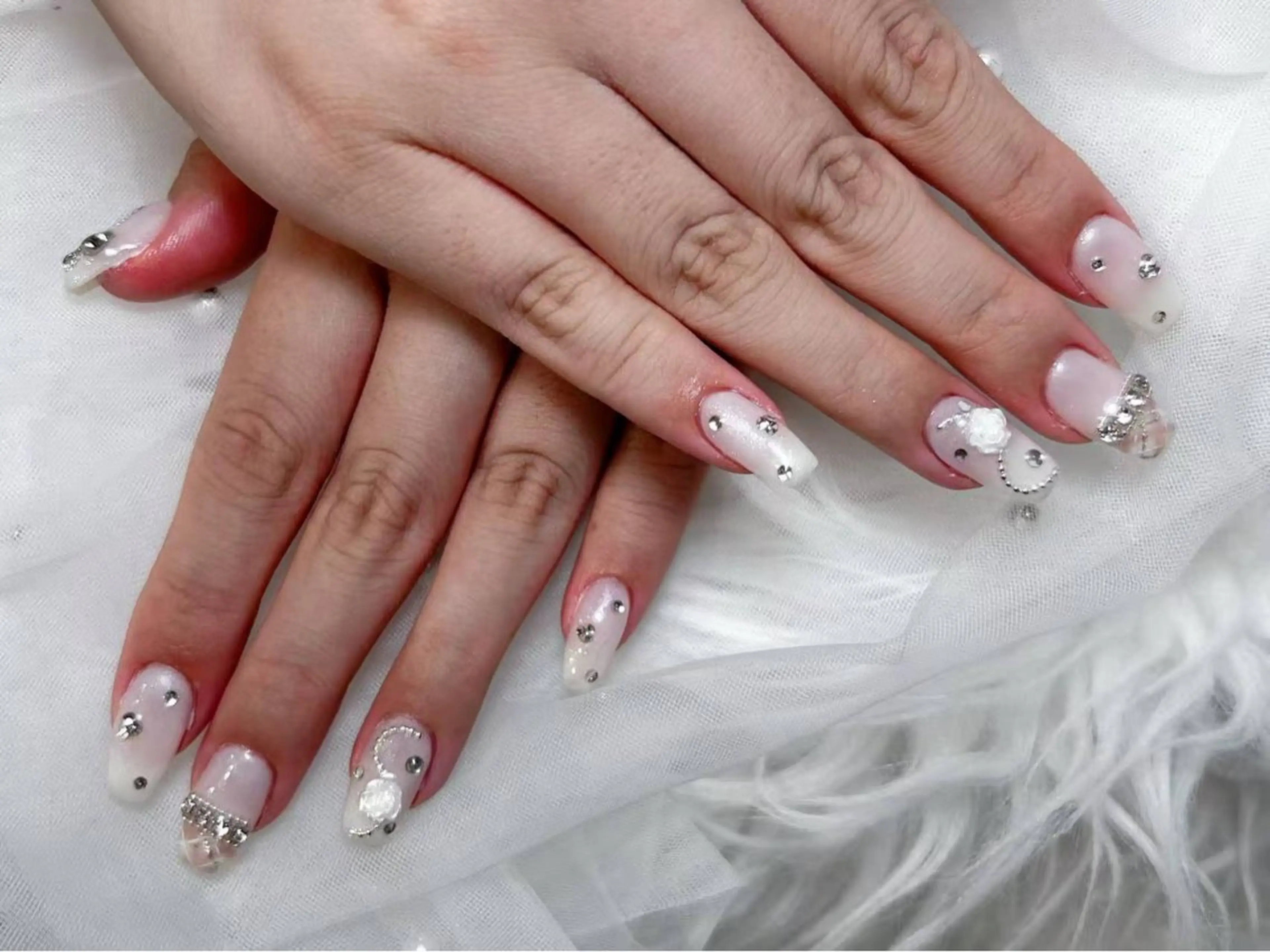 ネイル ハンドネイル 🌈 Laule'aのネイルデザイン