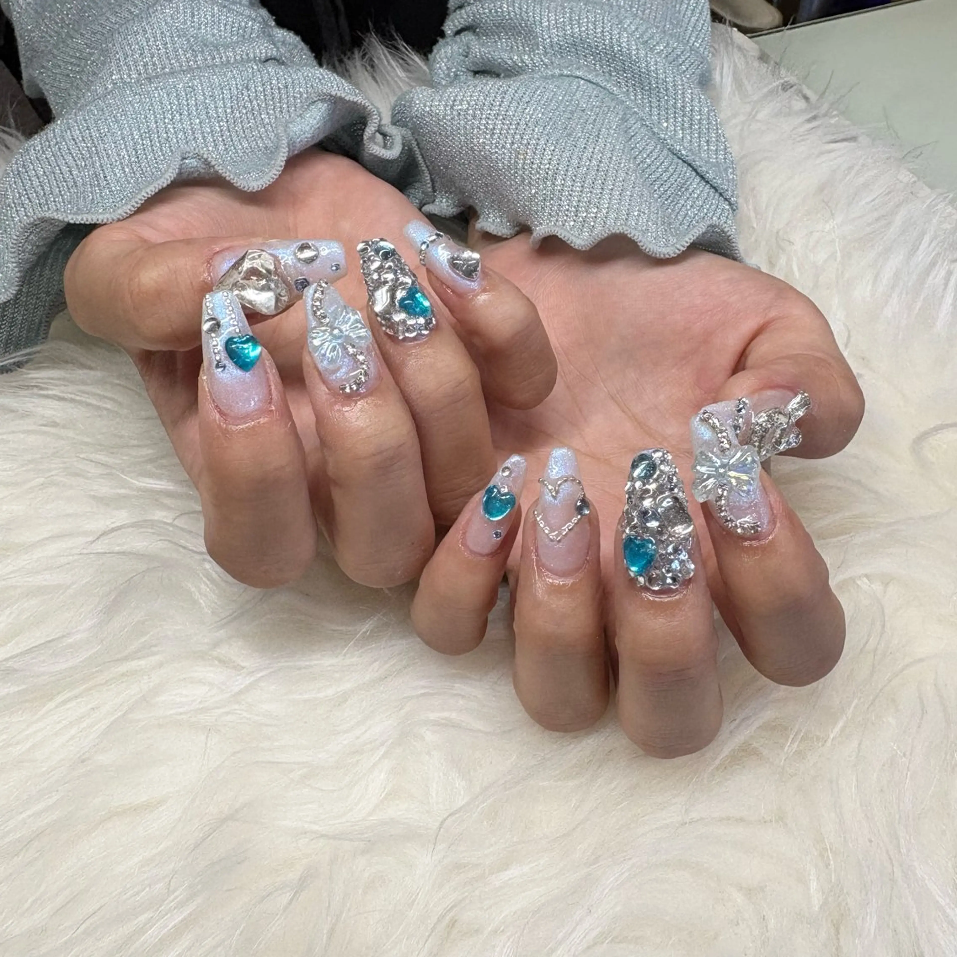 ロング see love gritterのネイルデザイン