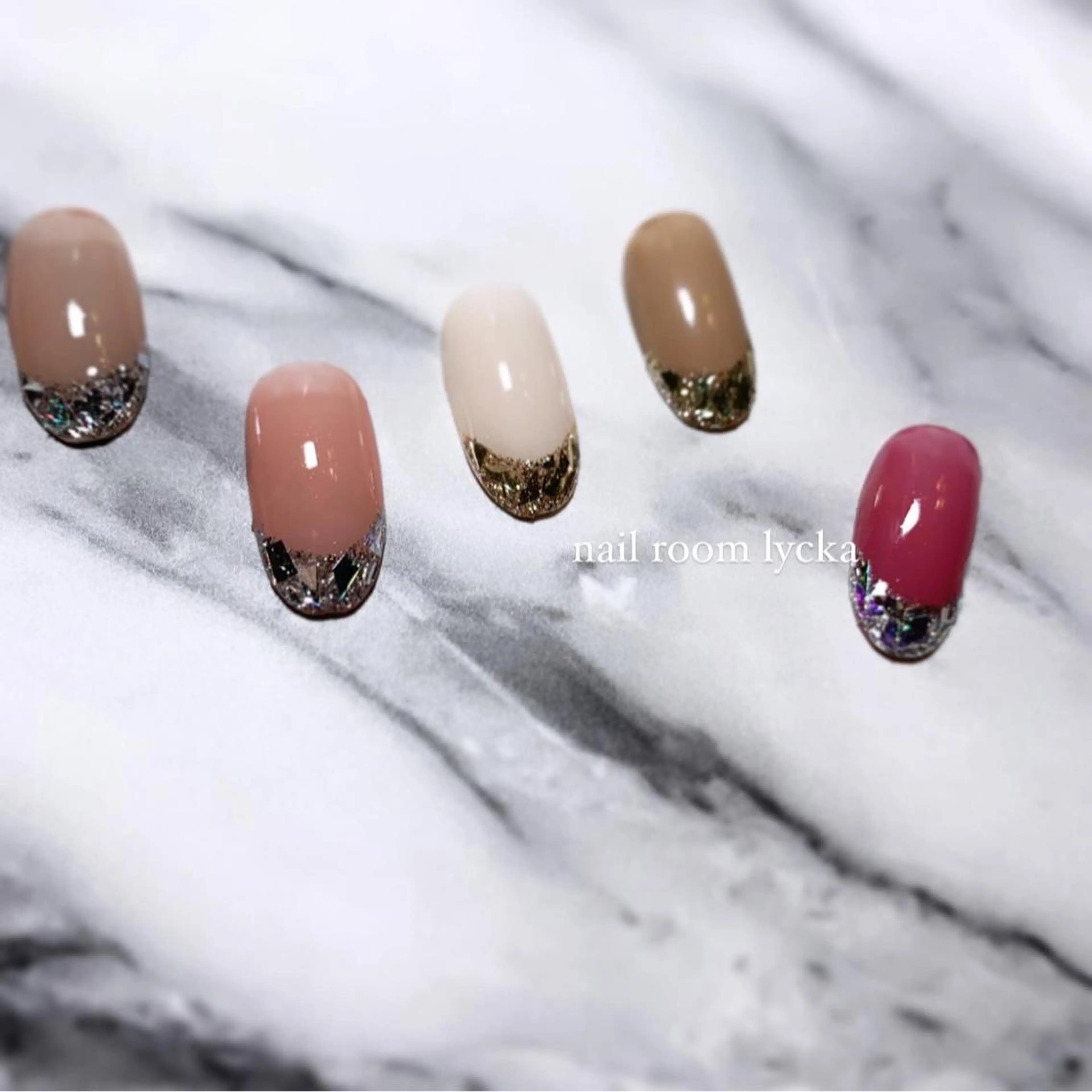 ネイル フレンチネイル ガラスフレンチ ﾈｲﾙﾙｰﾑﾘｯｶ 𝐦𝐚𝐲𝐮のネイルデザイン