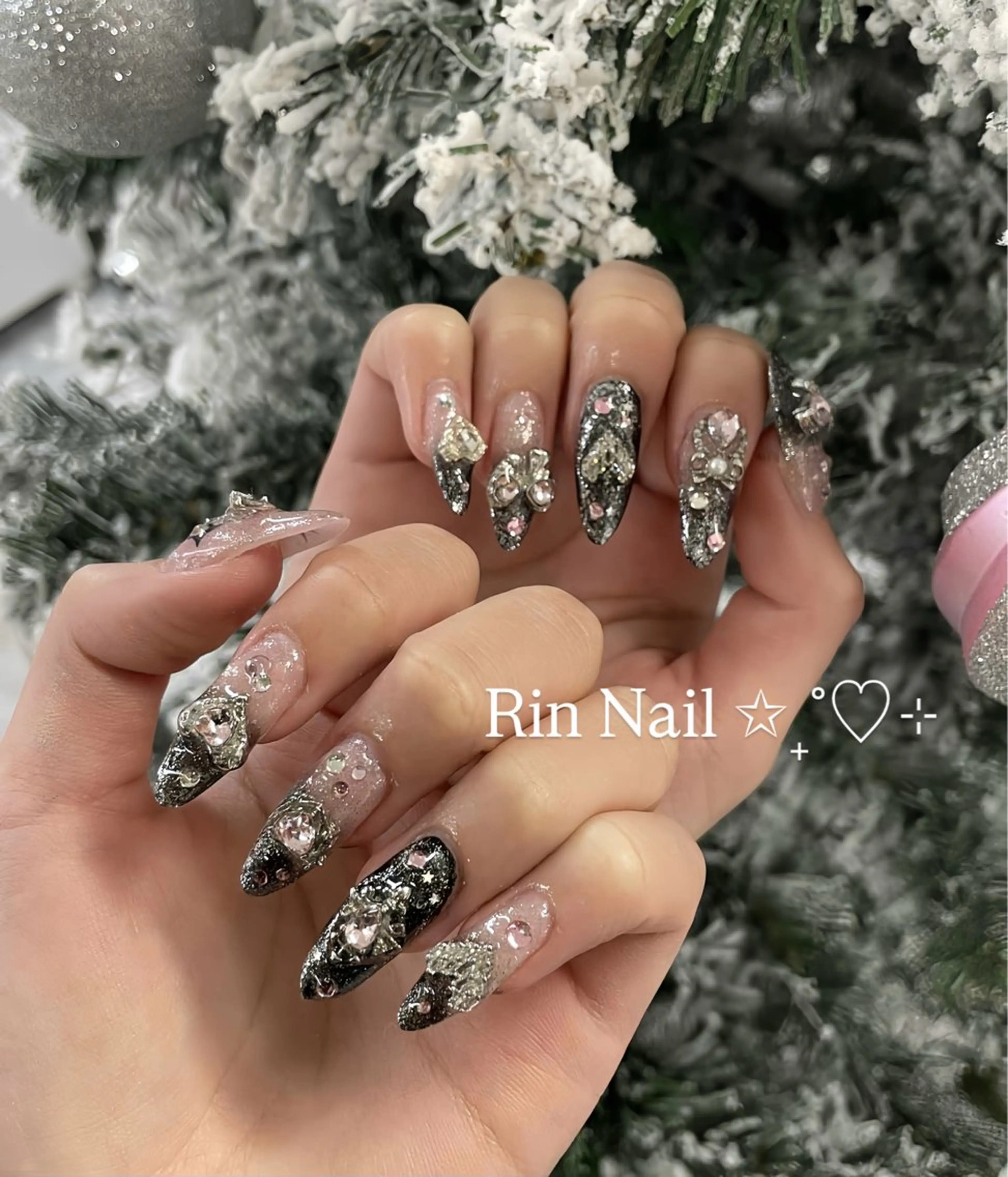 ネイル 成人式 ロングネイル ネイルチップ ハンドネイル Rin Nail 新大久保店のネイルデザイン