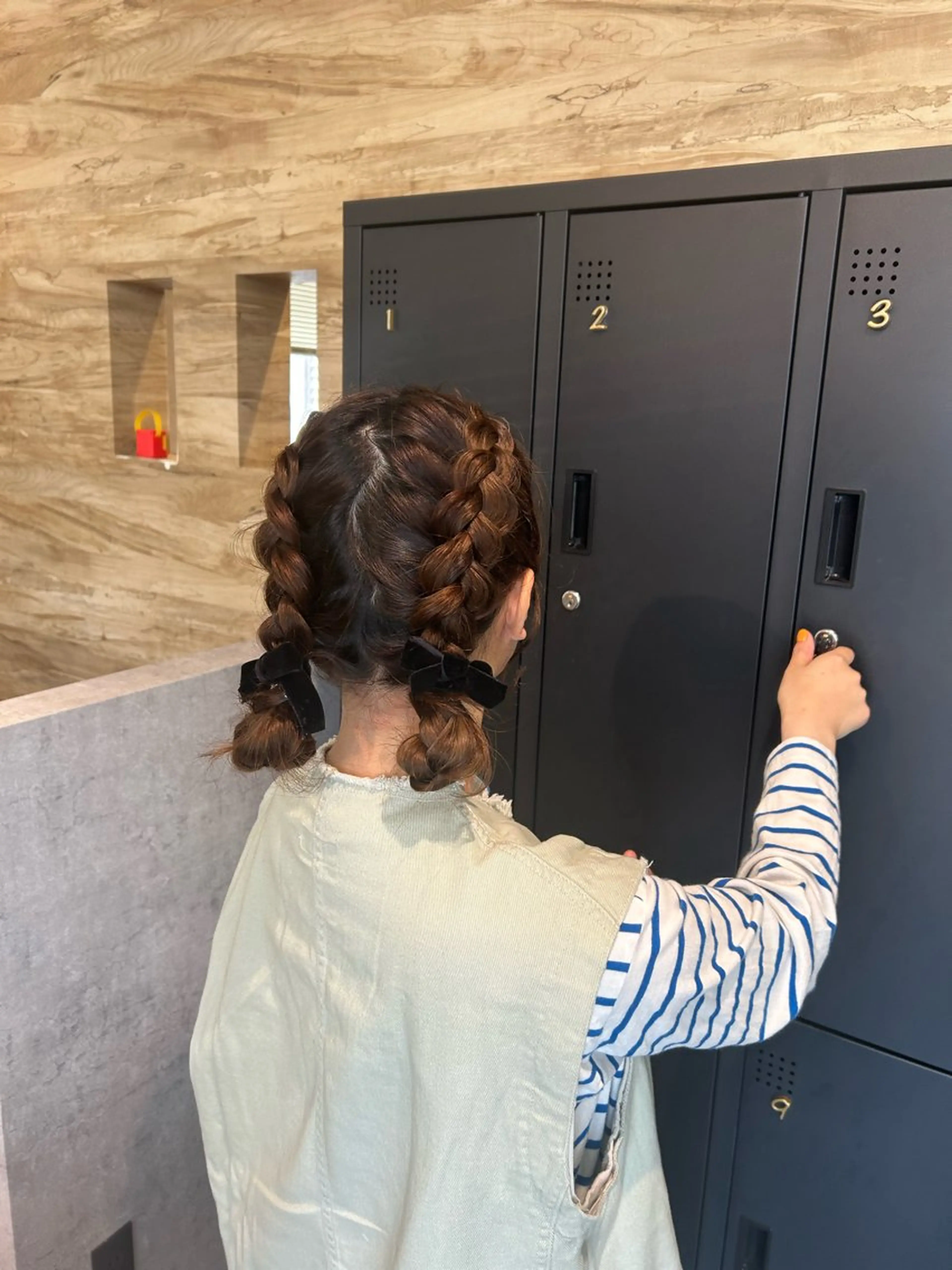 ミディアム ヘアアレンジ suri-ru hair【スリールヘアー】所属・FURUSAWA AOIのヘアスタイル