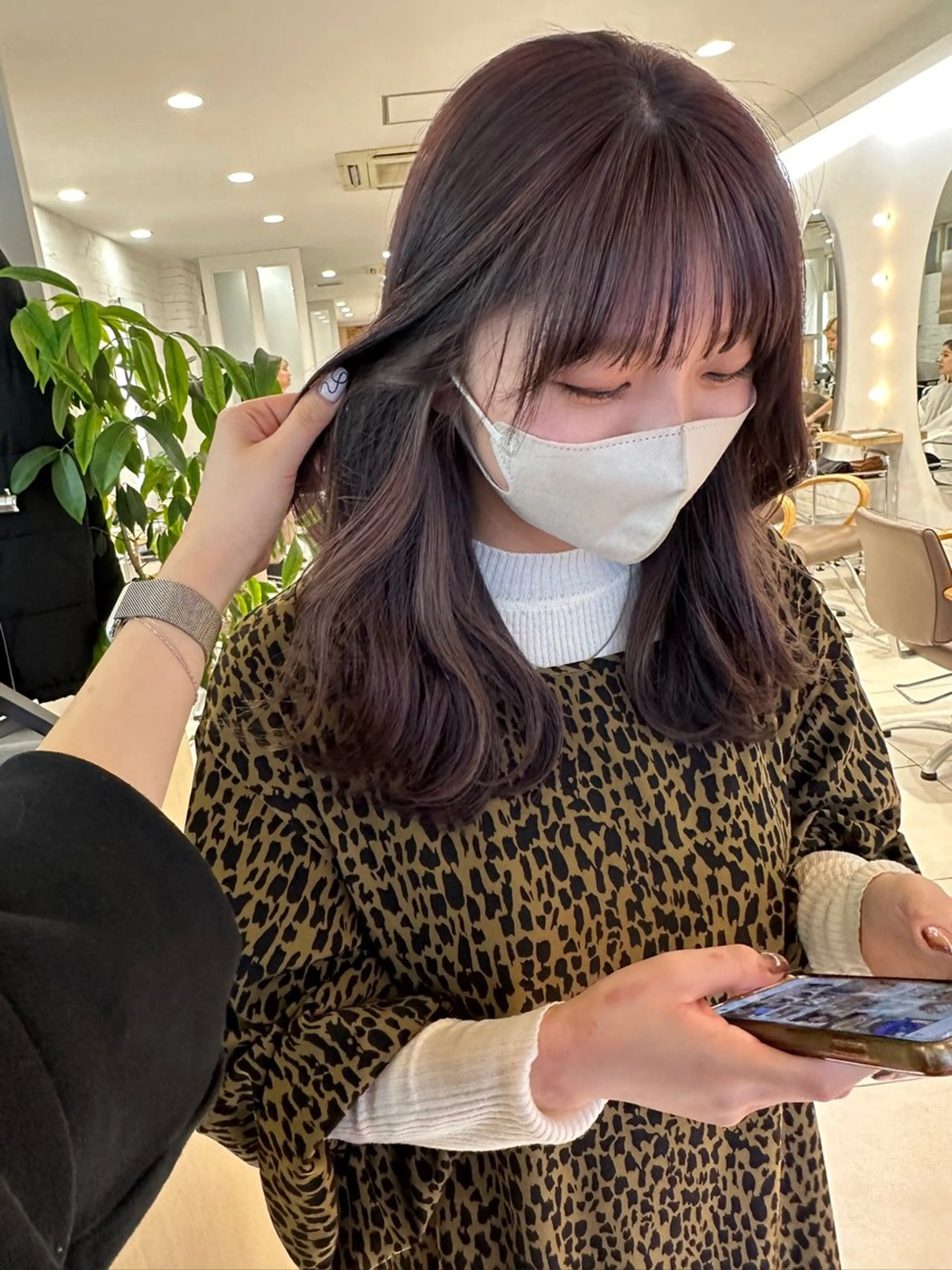 ロング カット ヘアカラー トリートメント 🍂透明感ベージュ カラー🍂森部杏菜のヘアスタイル