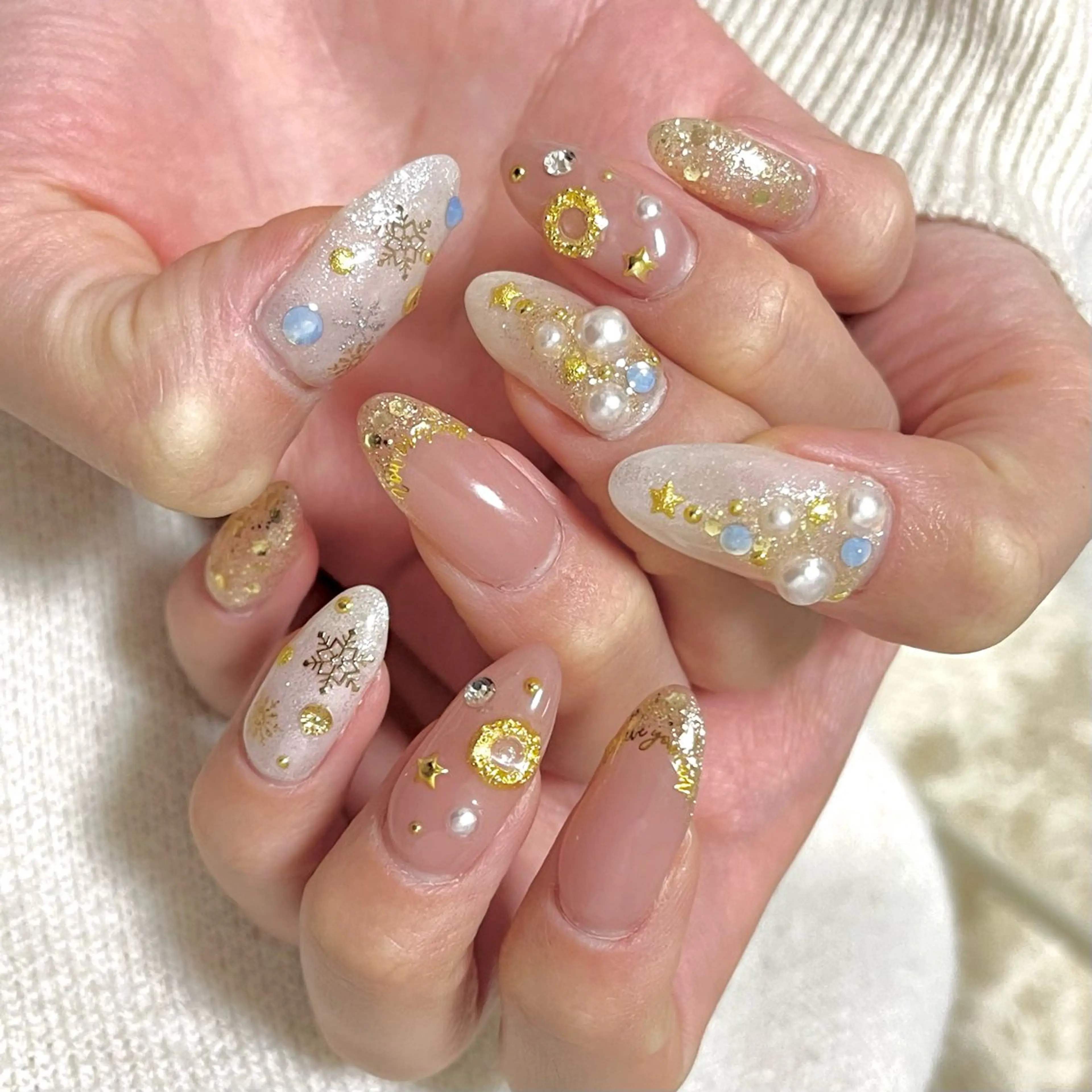 ネイル キラキラネイル 冬ネイル ハンドネイル COCO  NAIL所属・COCO NAILのネイルデザイン