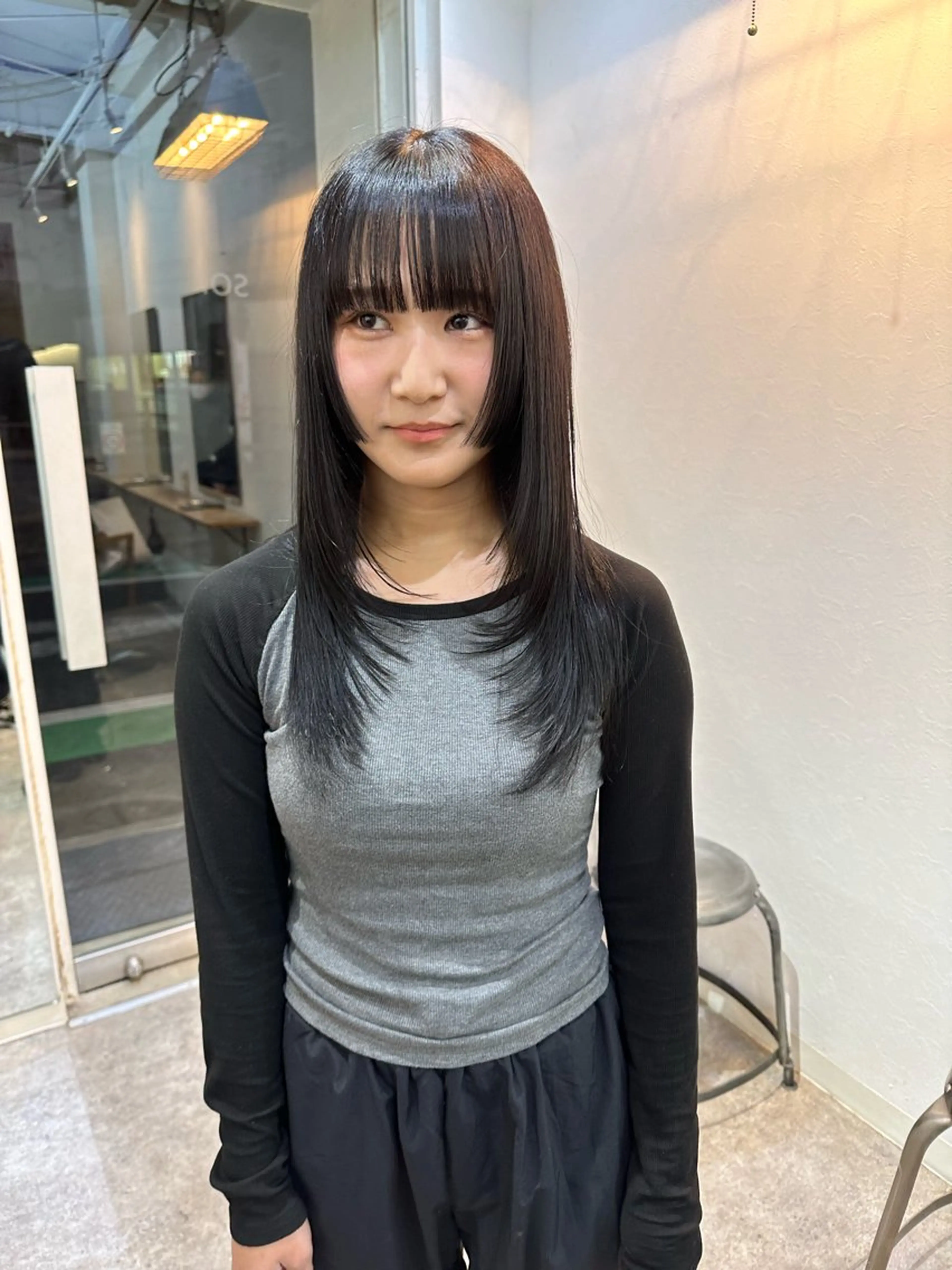 ロング カラー 黒髪 ブルーカラー ブルーブラック 顔まわりレイヤー レイヤーカット カット ヘアカラー トリートメント パーマ/透明感カラー /ボブ/吉田一生のヘアスタイル