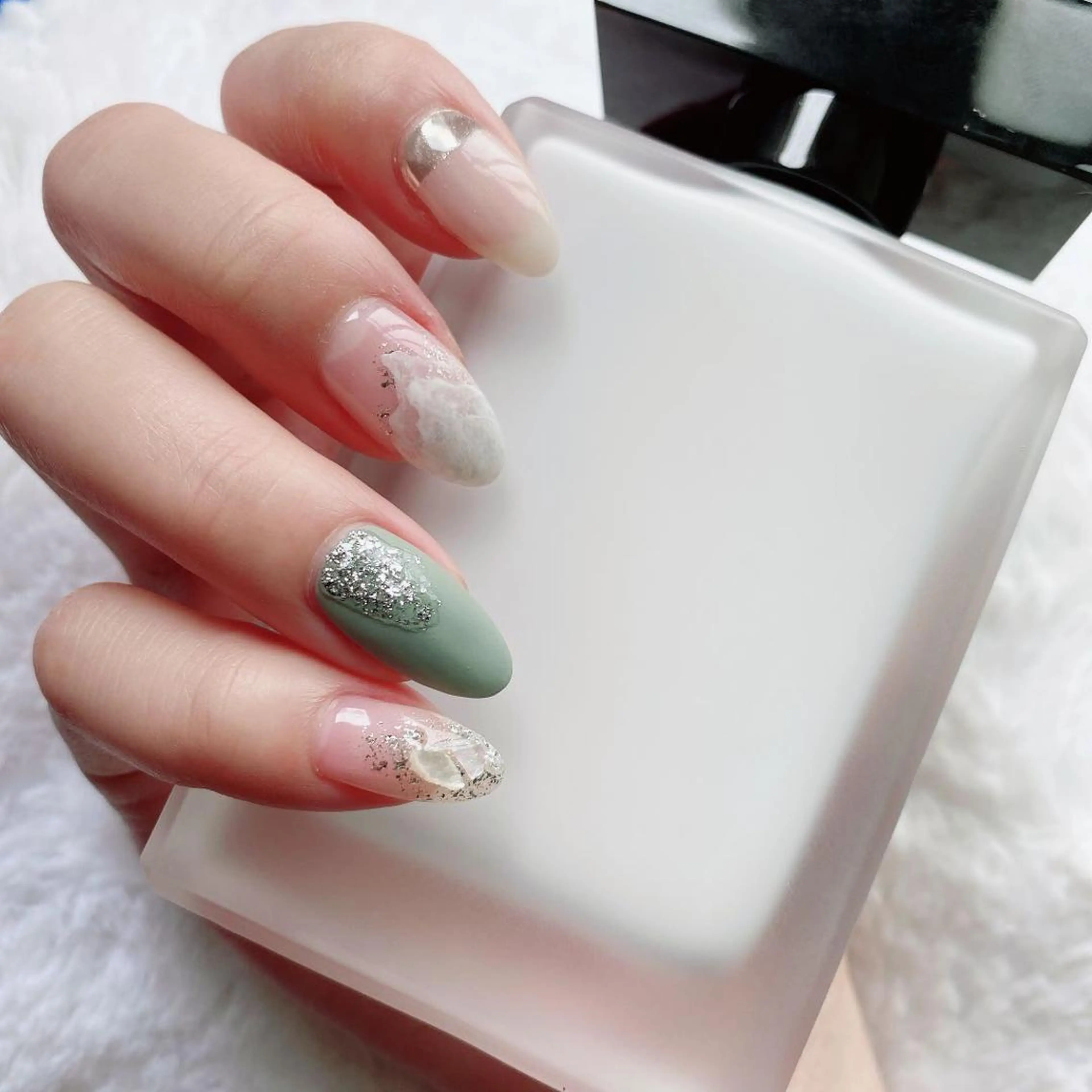 ネイル Cutil Nailsalon所属・Cutil. Nail🌈のネイルデザイン