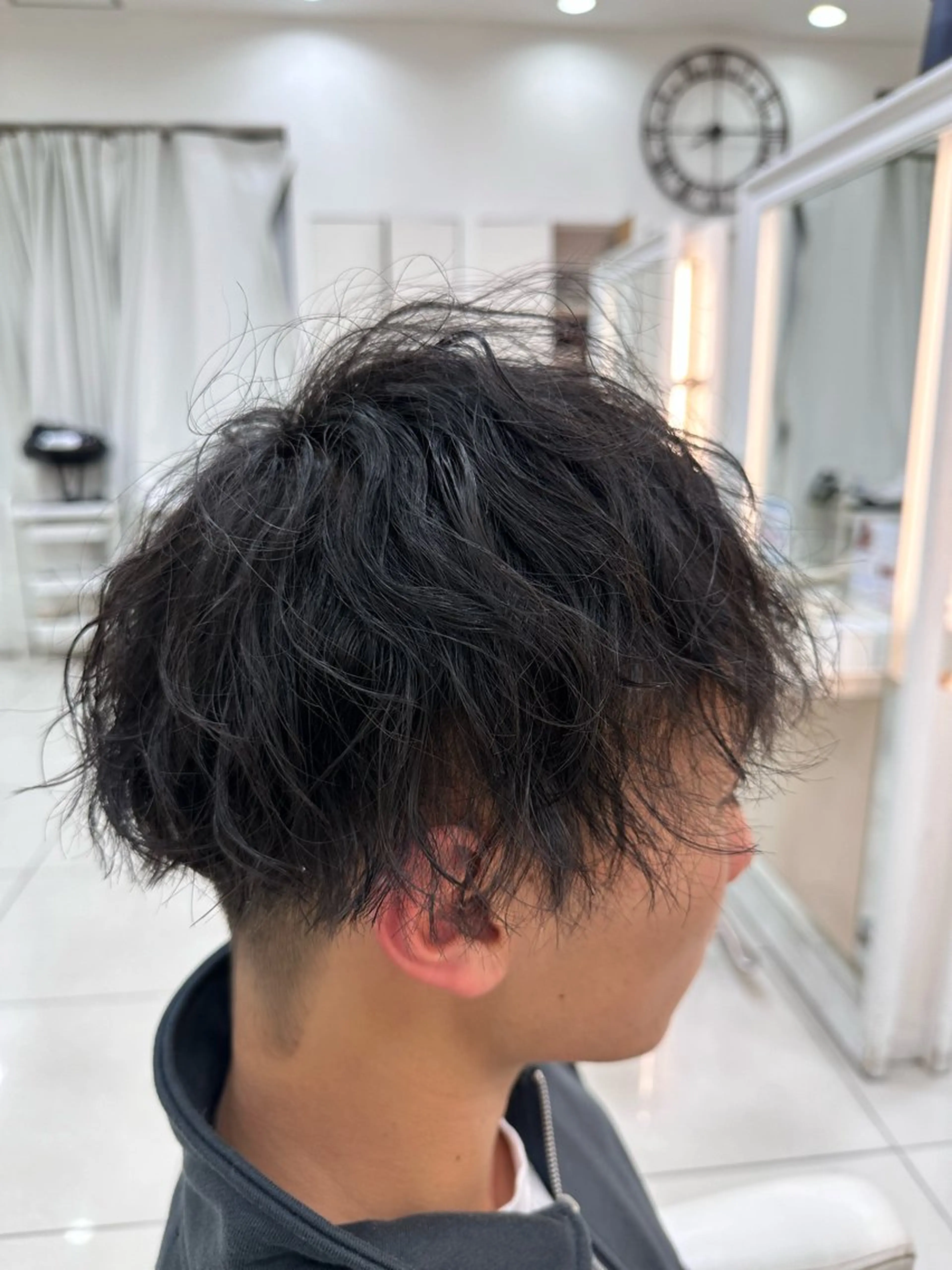 パーマ メンズ 伊佐 愛のヘアスタイル