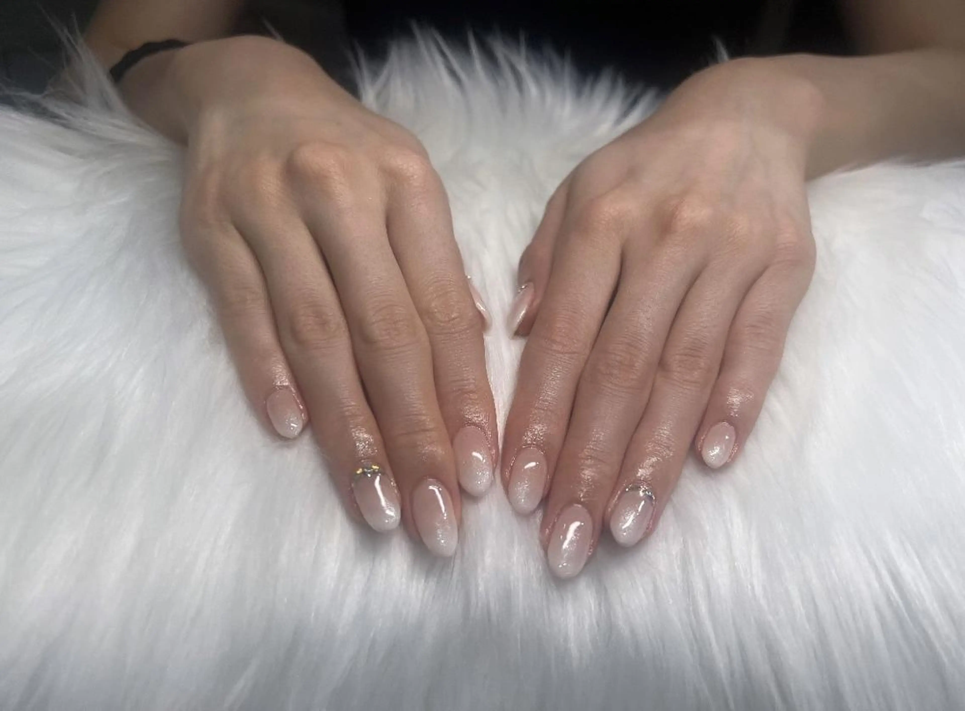 ネイル シンプルネイル ストーンネイル Salon chou chou所属・chouchou renaのネイルデザイン