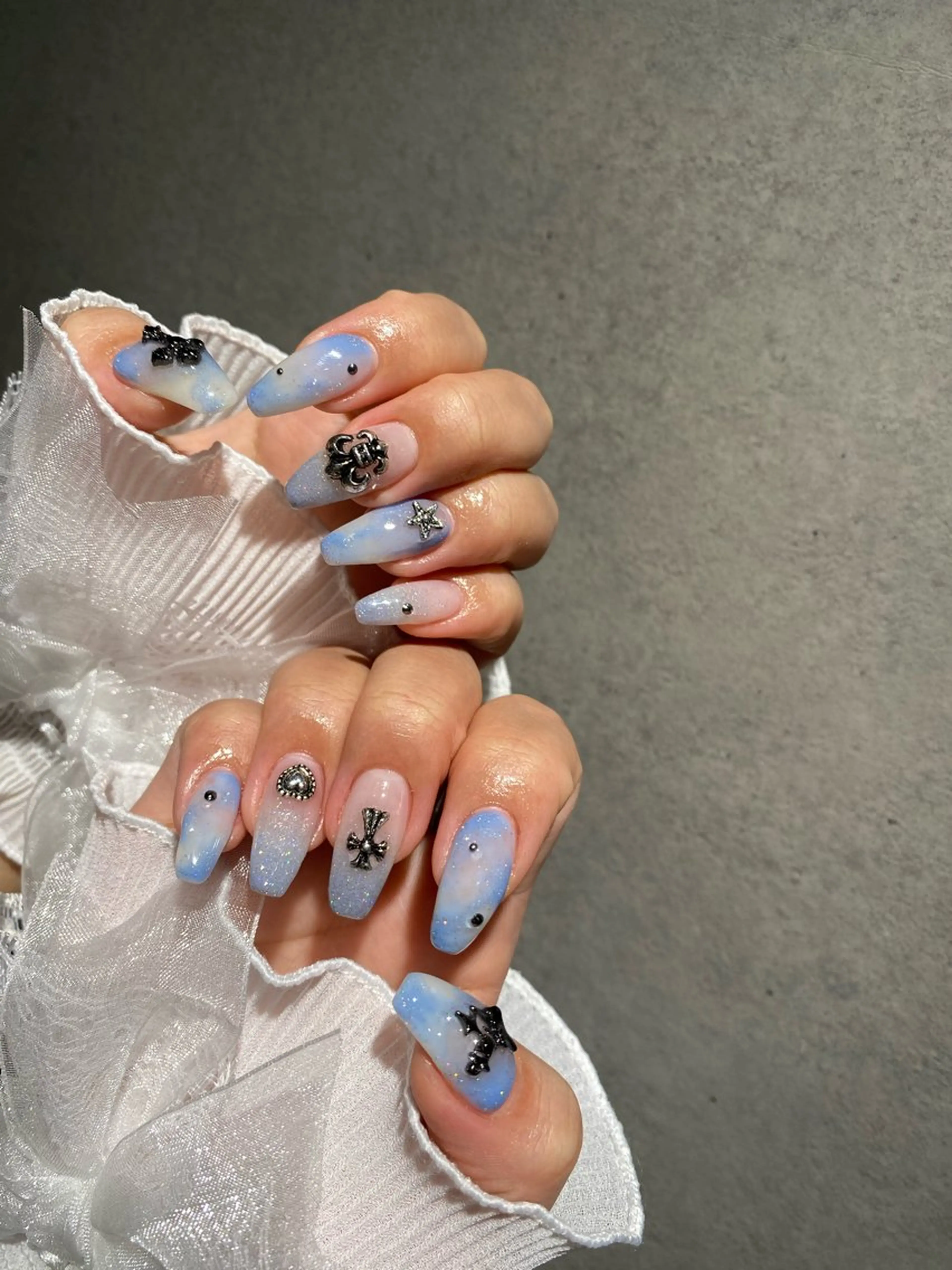 ネイル I-nailロング /ワンホン/キラキラのネイルデザイン