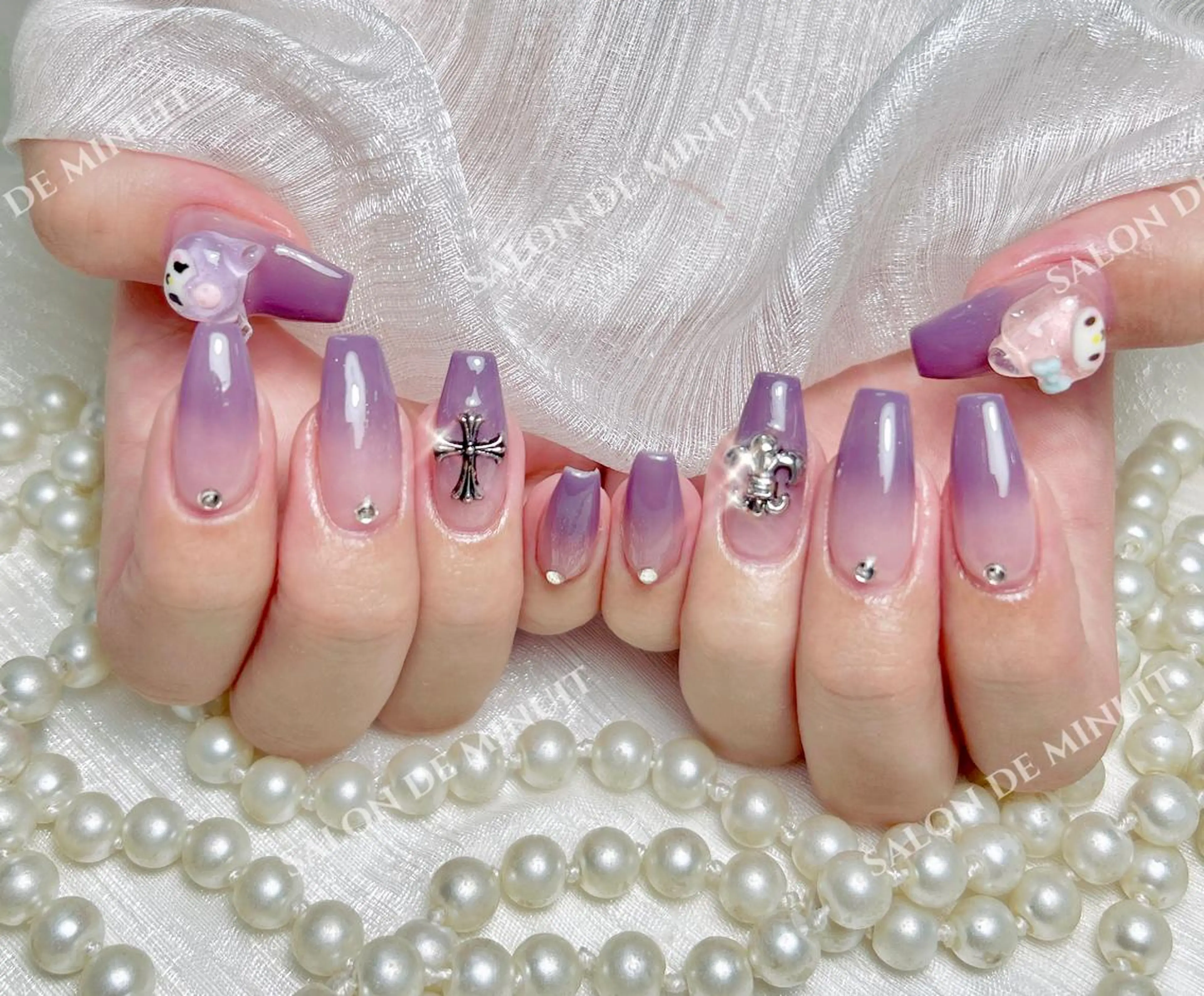 ネイル Salon de Minuit🦩のネイルデザイン