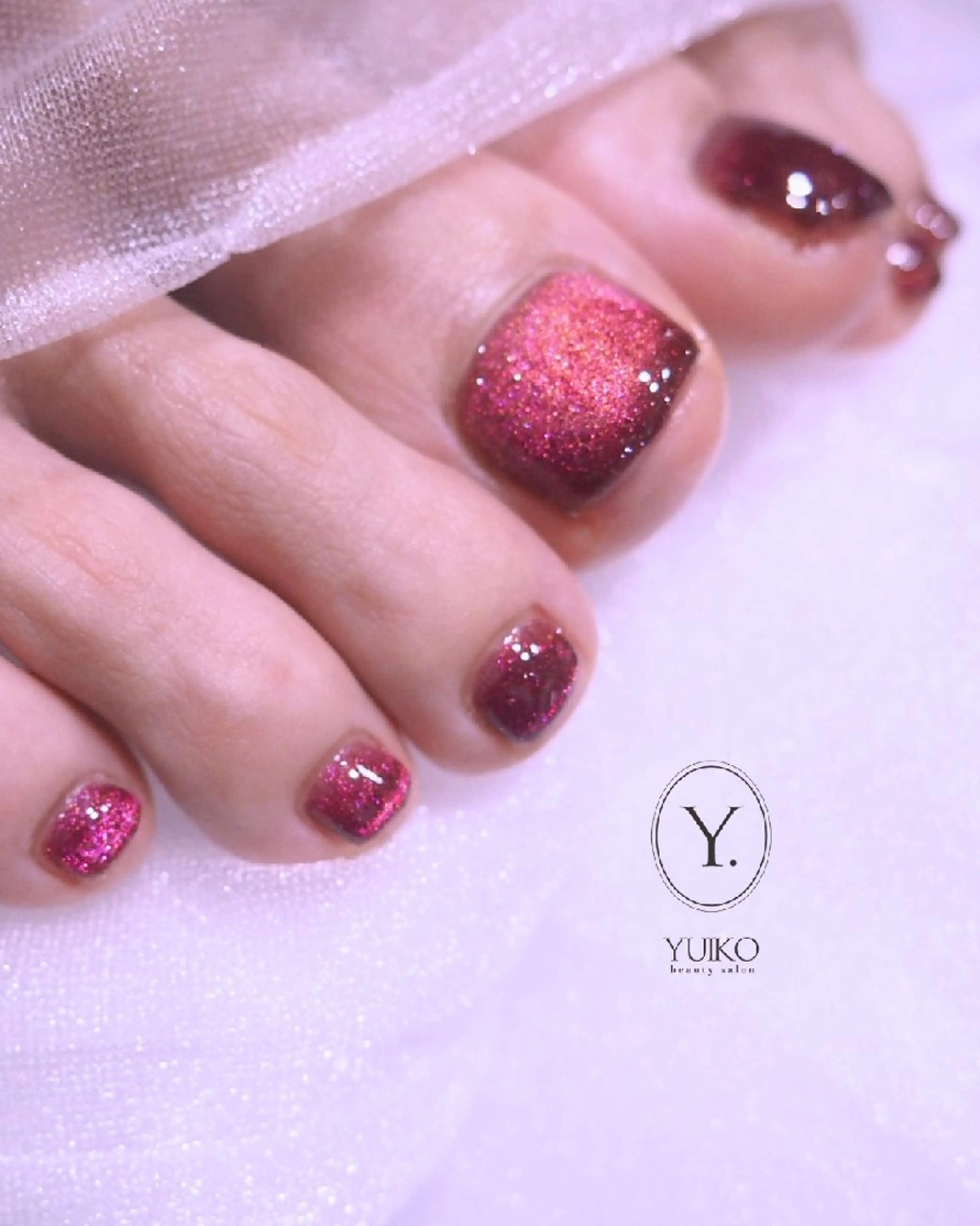 ネイル キラキラネイル ピンク フットネイル YUIKO _nail のネイルデザイン