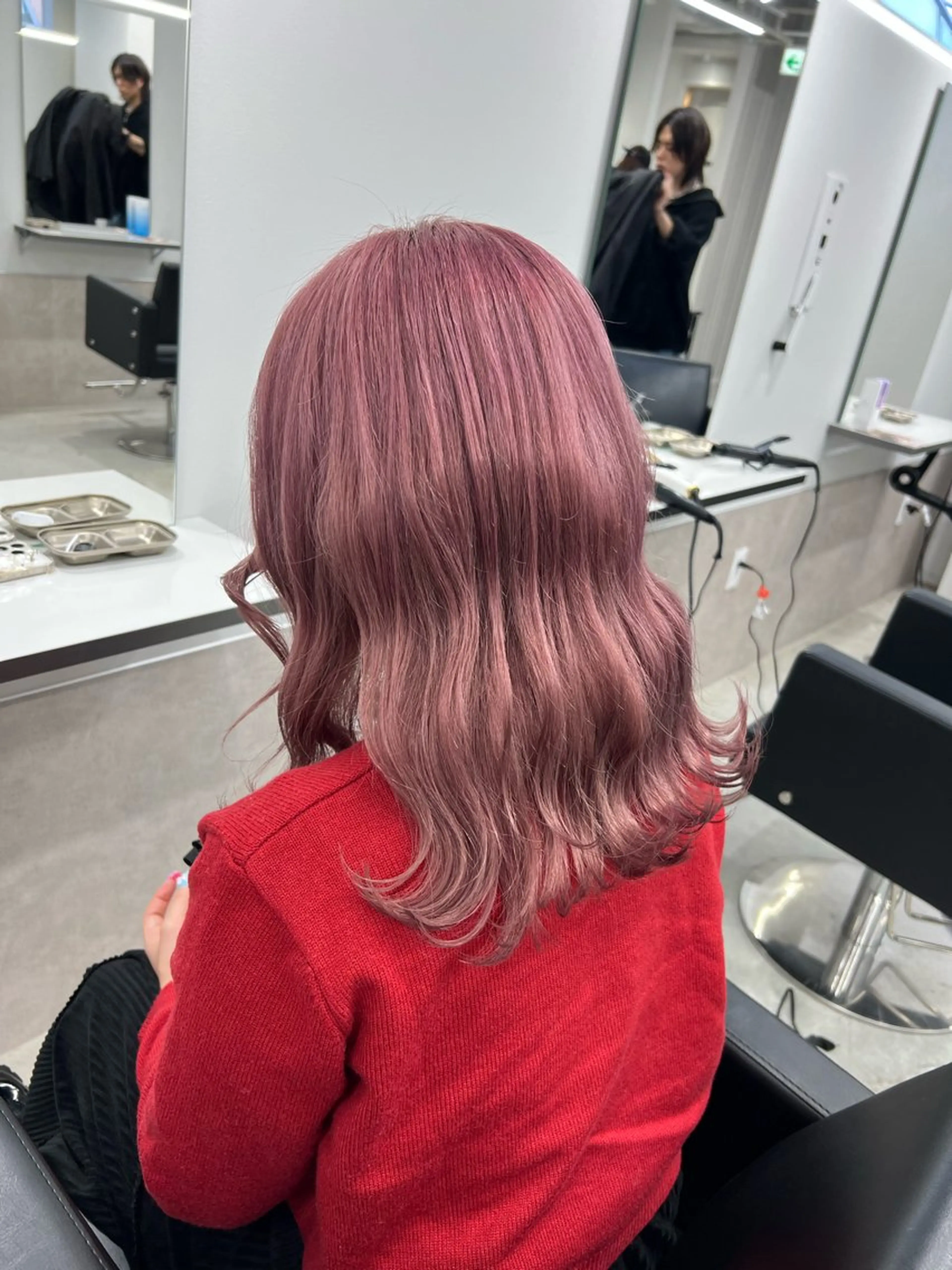 セミロング maya レイヤーカットのヘアスタイル