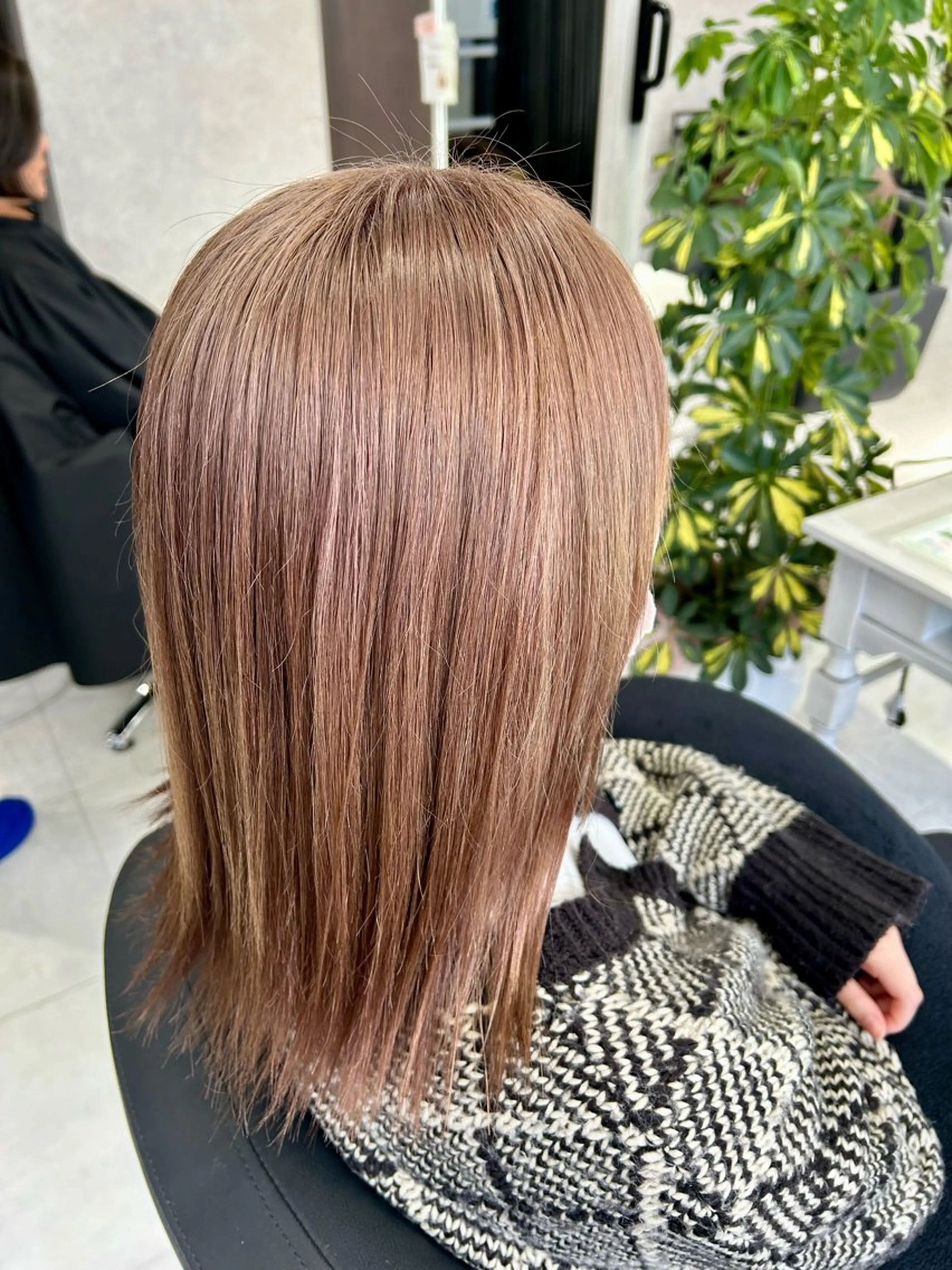 ミディアム カラー ベージュカラー ミルクティーベージュ カット ヘアカラー hair salon A 【エース】所属・🫧高鹿汰一髪質改善 /白髪ぼかし🫧のヘアスタイル