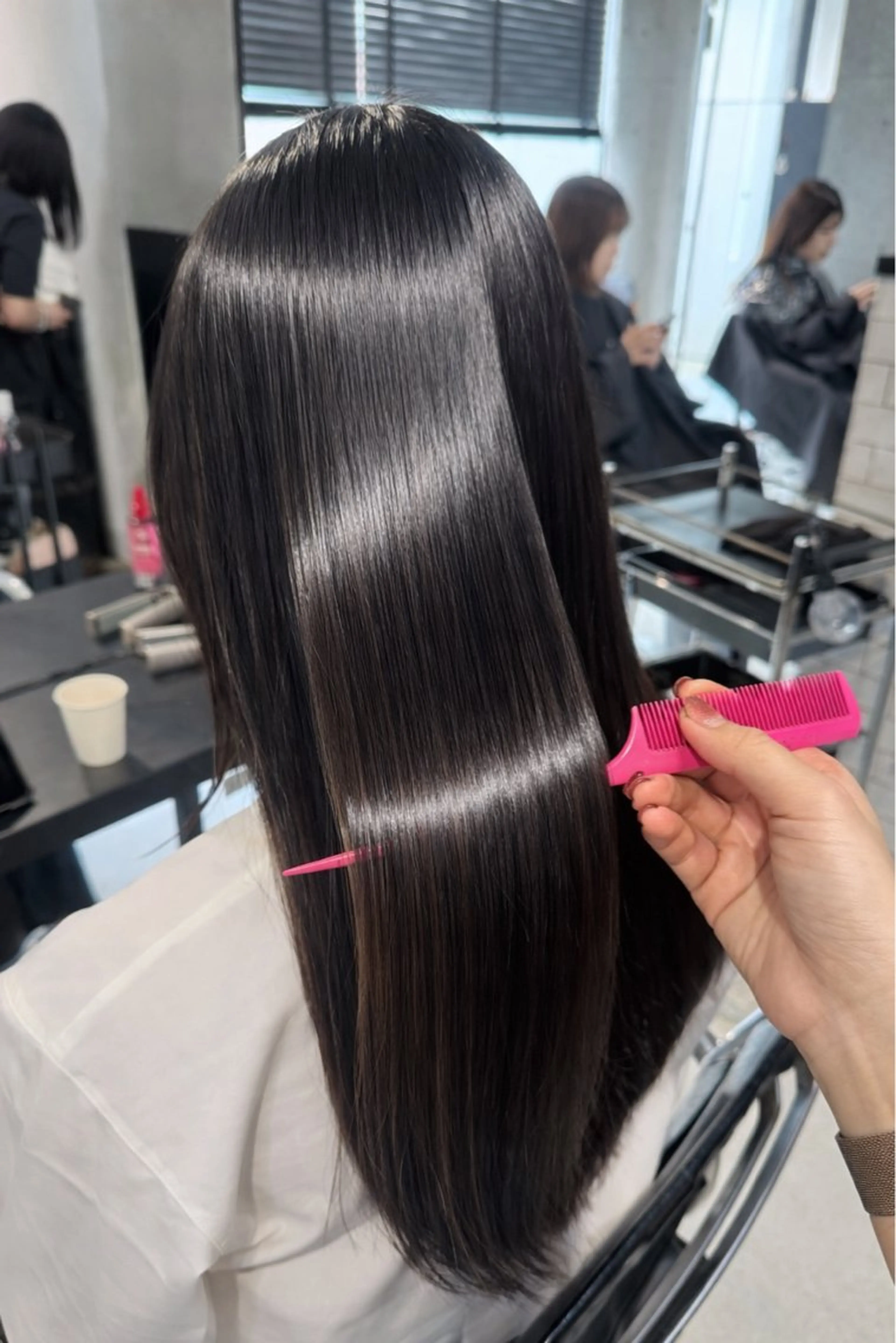 ロング カラー パーマ ヘアアレンジ ヘアカラー トリートメント 透明感/オリーブ/ グレージュ/YUKAのヘアスタイル