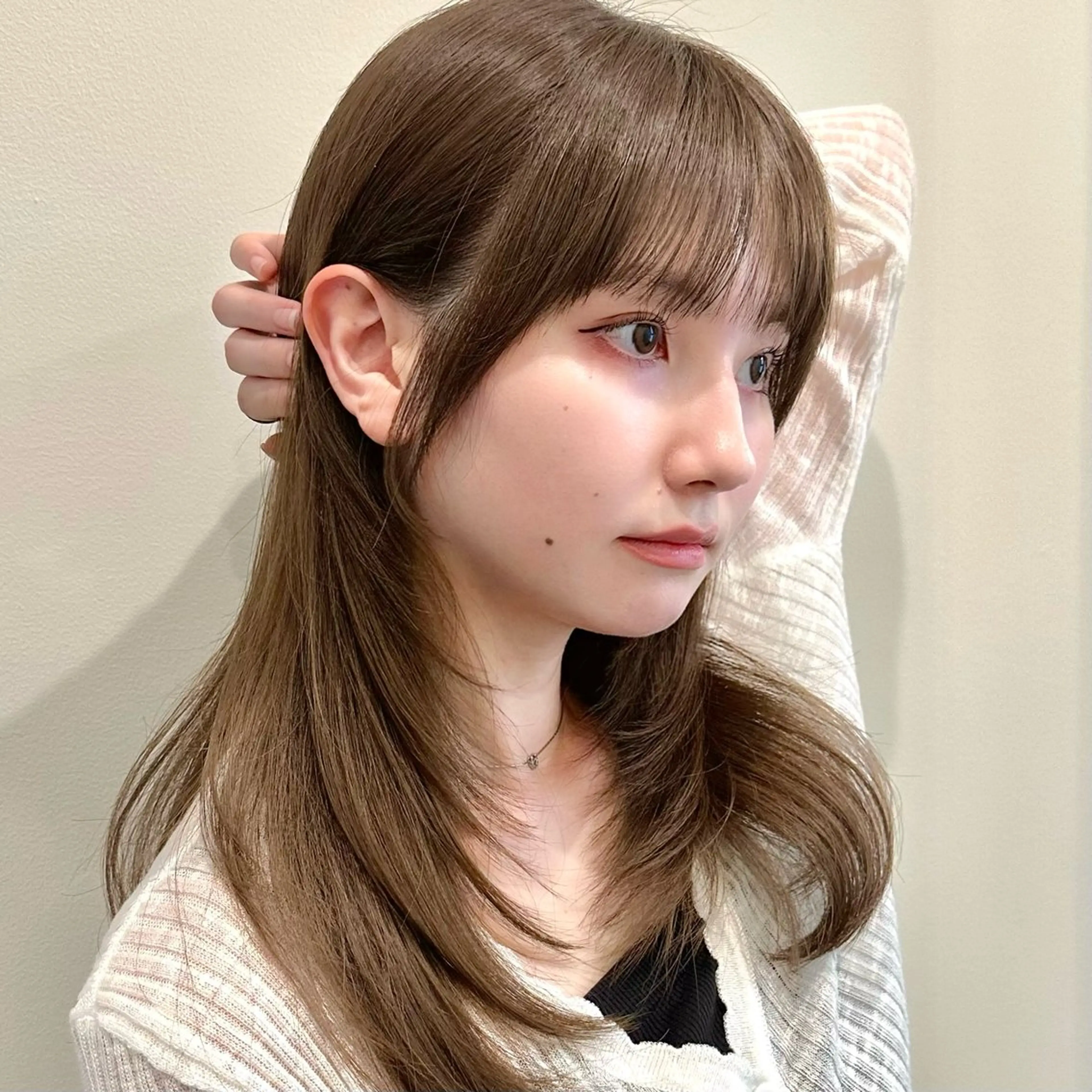 ミディアム カット ヘアカラー トリートメント 🌹ハッシュカット、 レイヤー韓国ヘア🌹のヘアスタイル