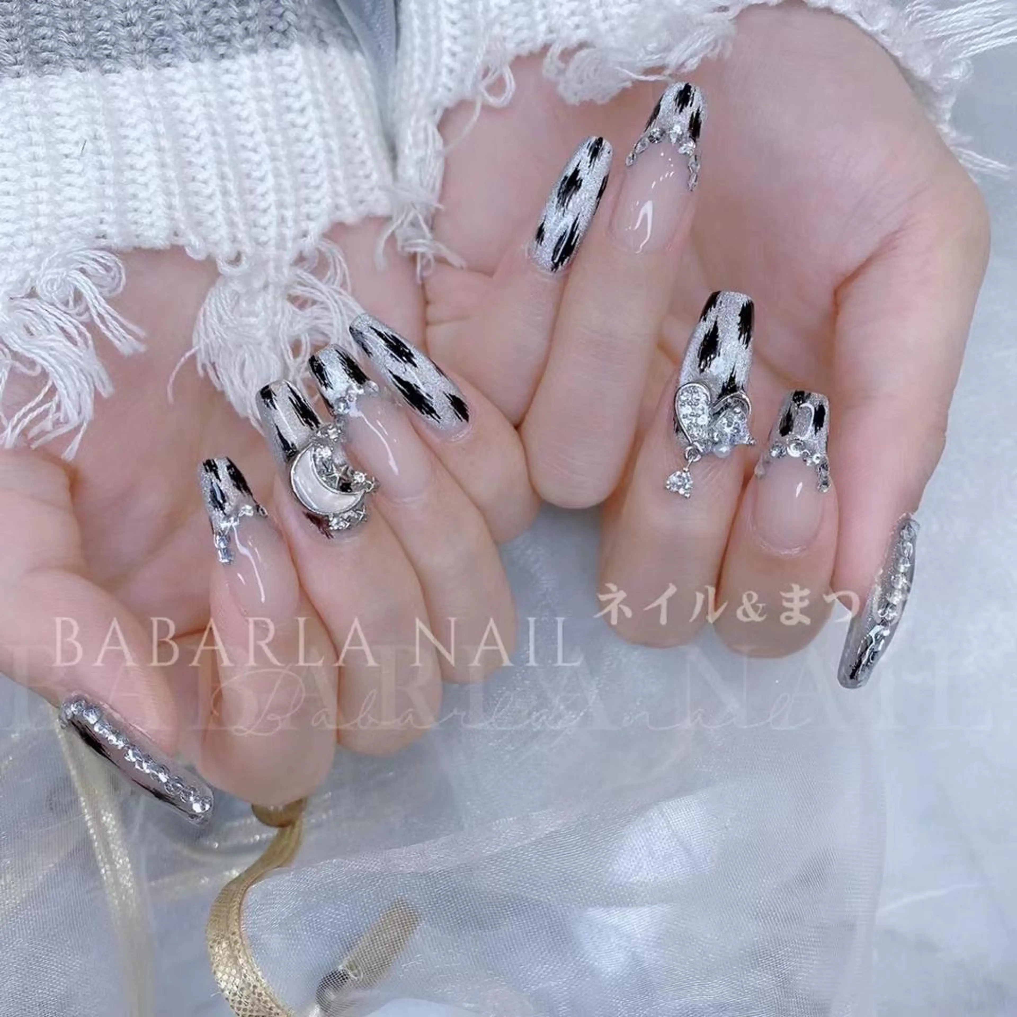 ネイル アニマル柄 シルバー Babarla Nailのネイルデザイン
