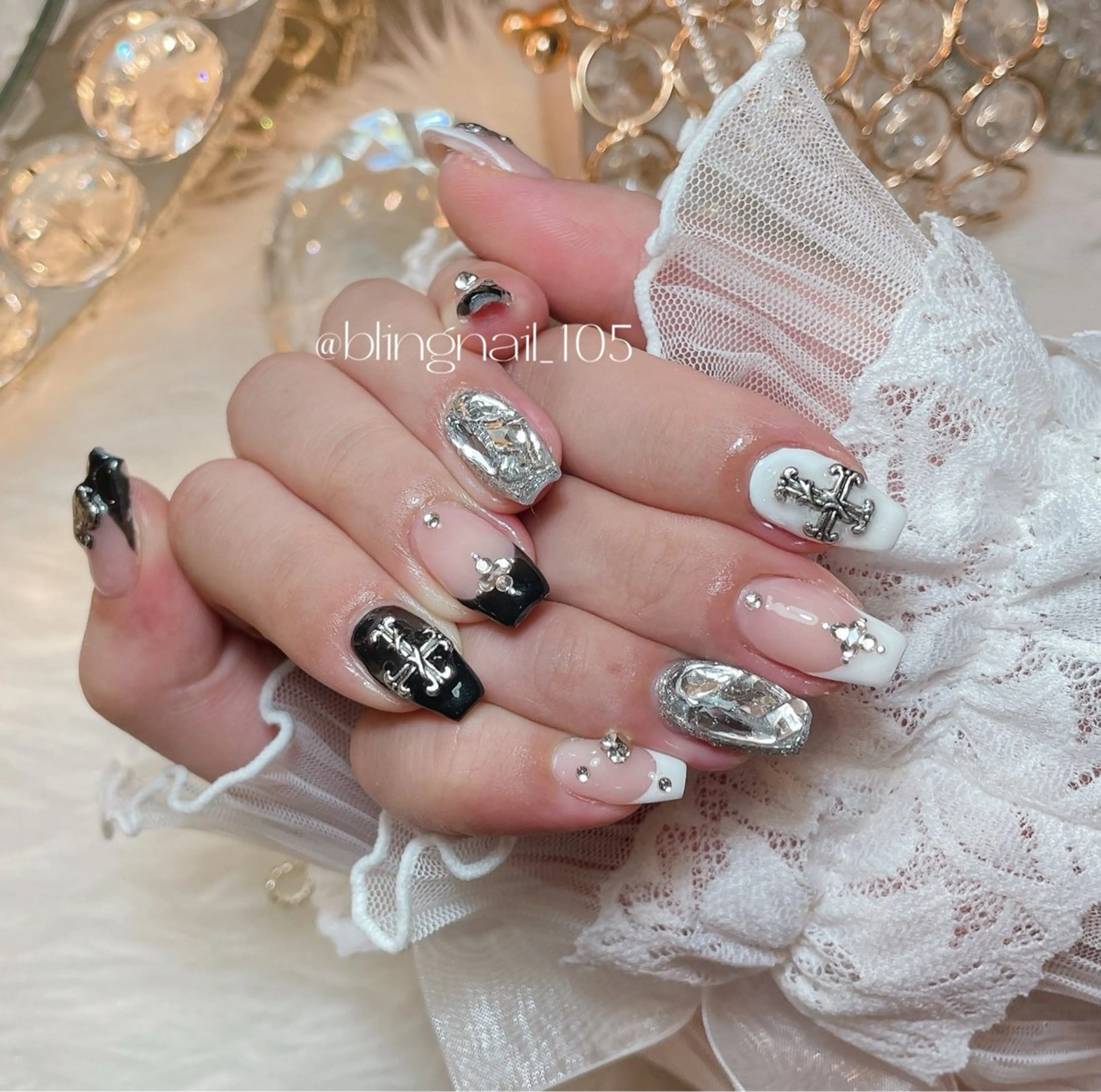 ネイル 23時まで❤︎韓国、 ワンホンネイルのネイルデザイン