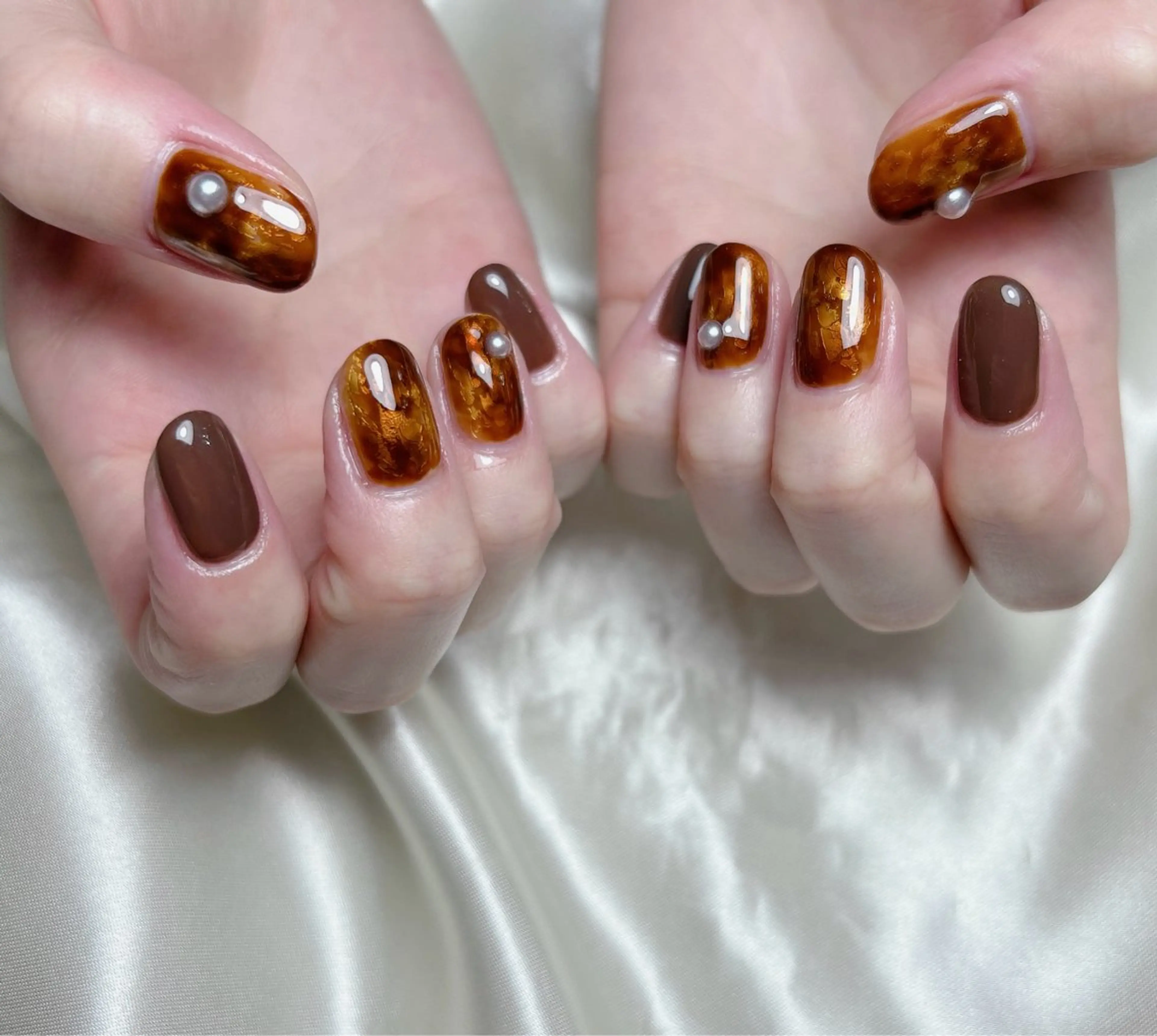 ネイル べっ甲ネイル ニュアンスネイル ハンドネイル FLARE NAIL フレアネイルのネイルデザイン