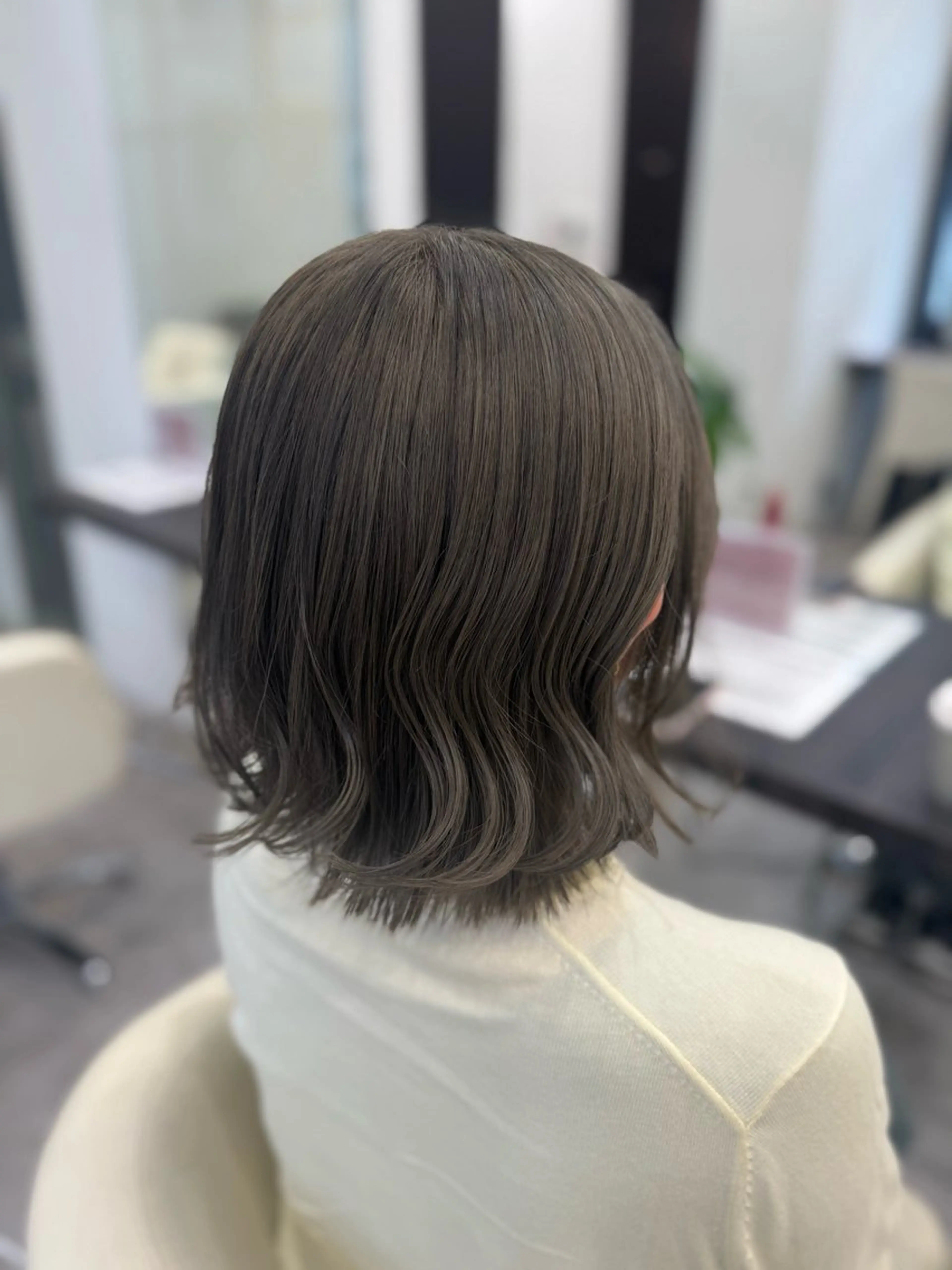 ミディアム カラー ベージュカラー ブリーチ ケアブリーチ 透明感カラー デザインカラー ヘアカラー トリートメント ハイトーン/髪質改善 🦋岩渕かすが🖤のヘアスタイル