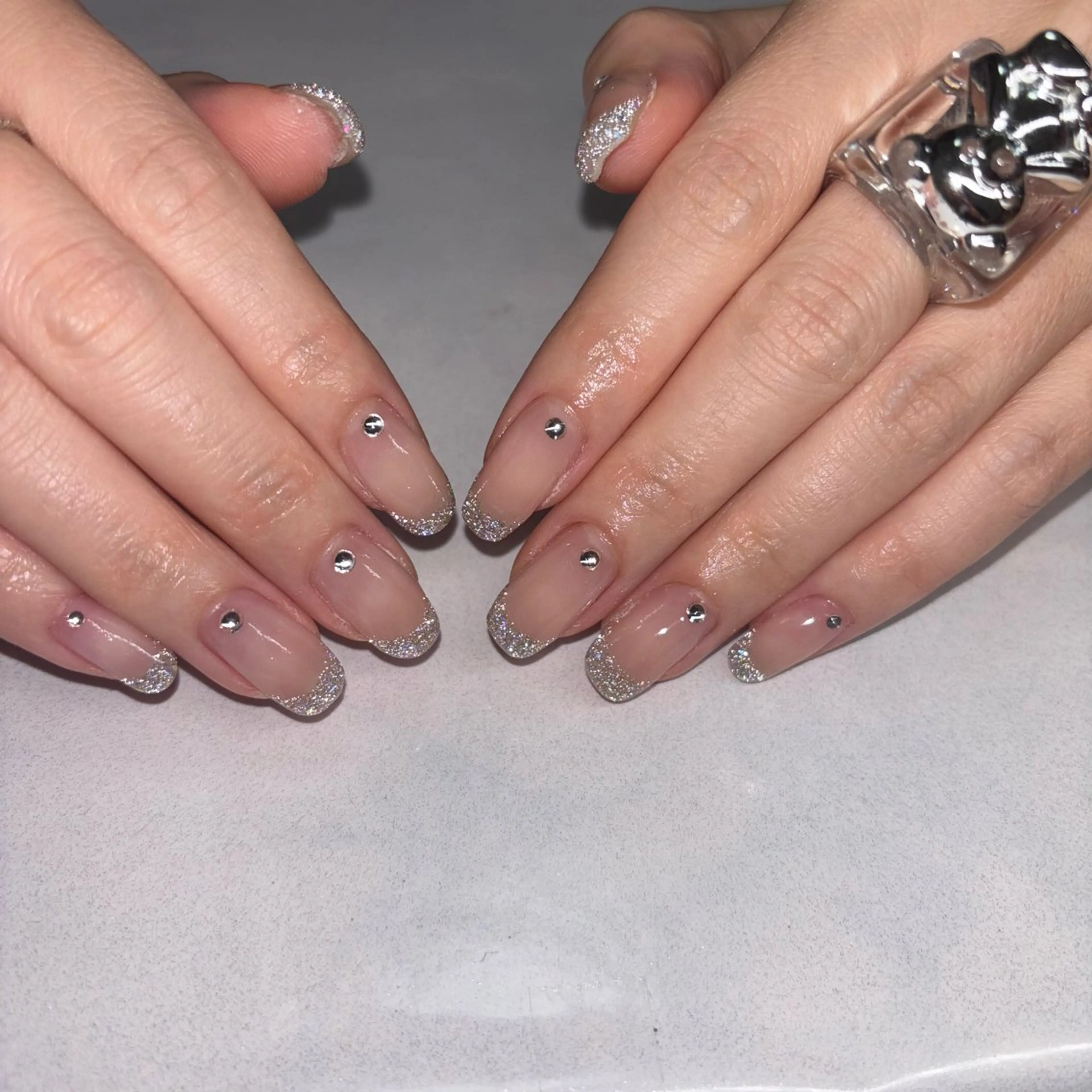 ネイル フラッシュネイル フレンチネイル ハンドネイル RE💟N.NAIL ラテン系お姉さんのネイルデザイン