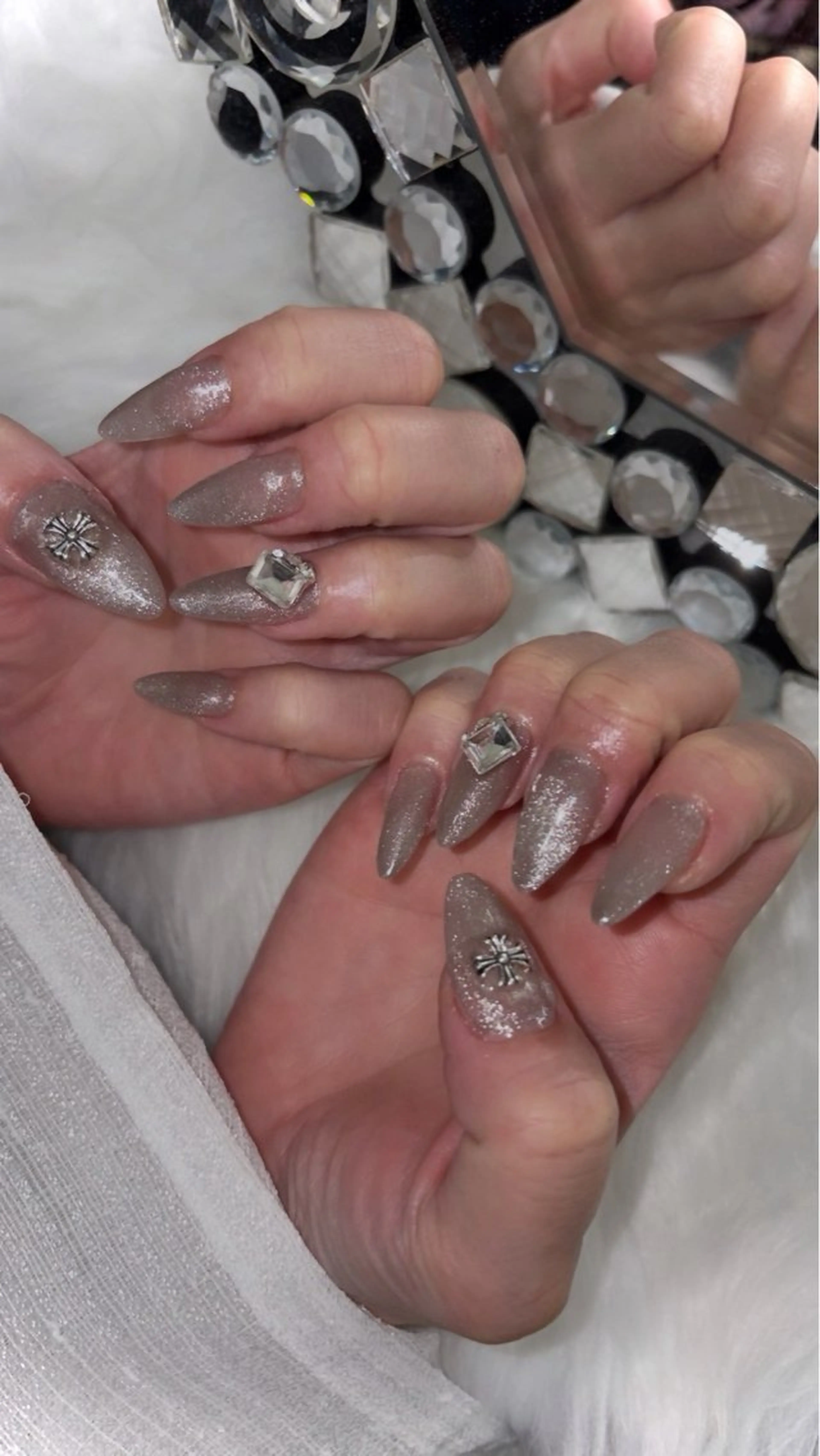 ネイル ハンドネイル 吉田 彩乃のネイルデザイン