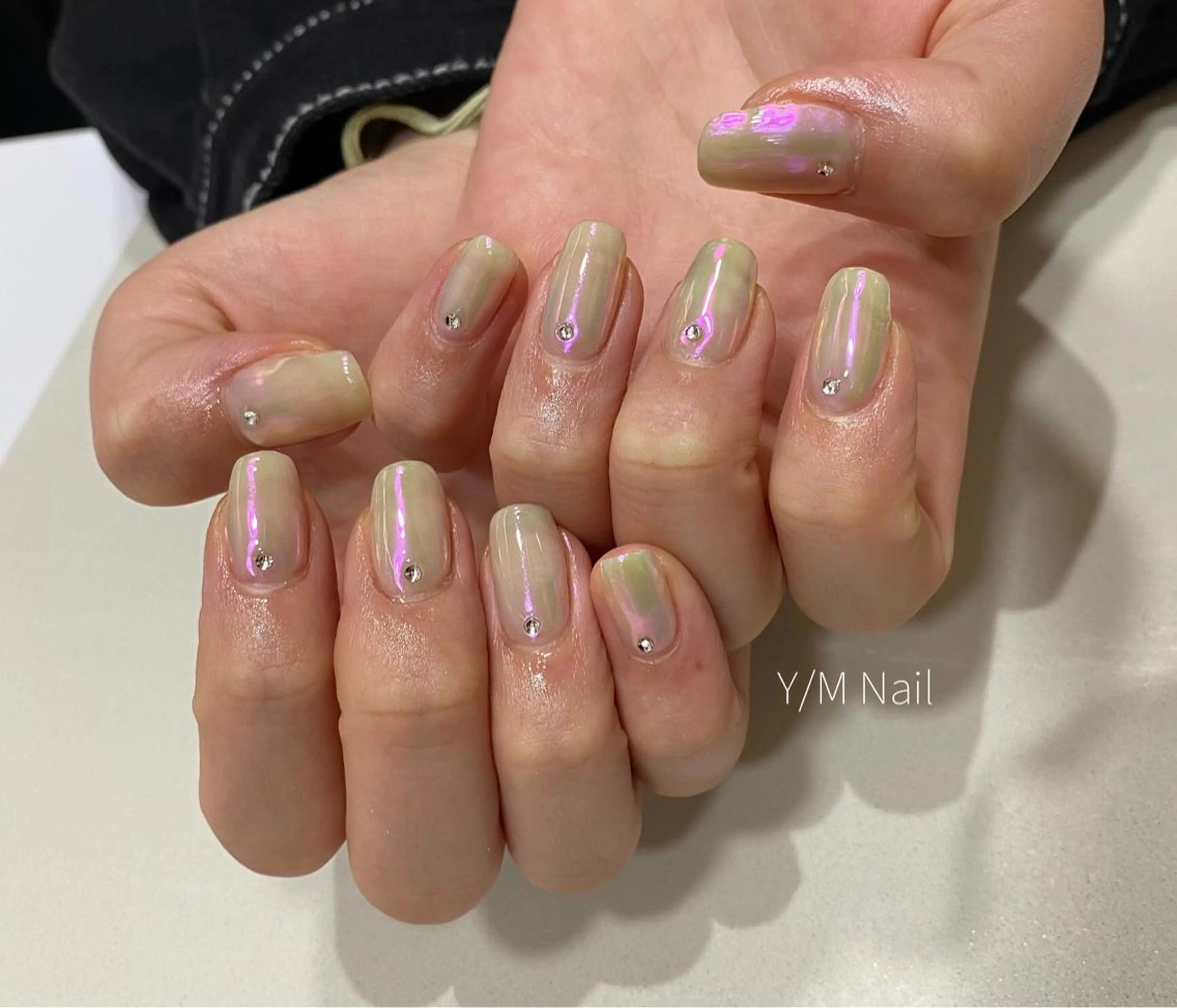 ネイル ストーンネイル KIM JAERYEONGのネイルデザイン