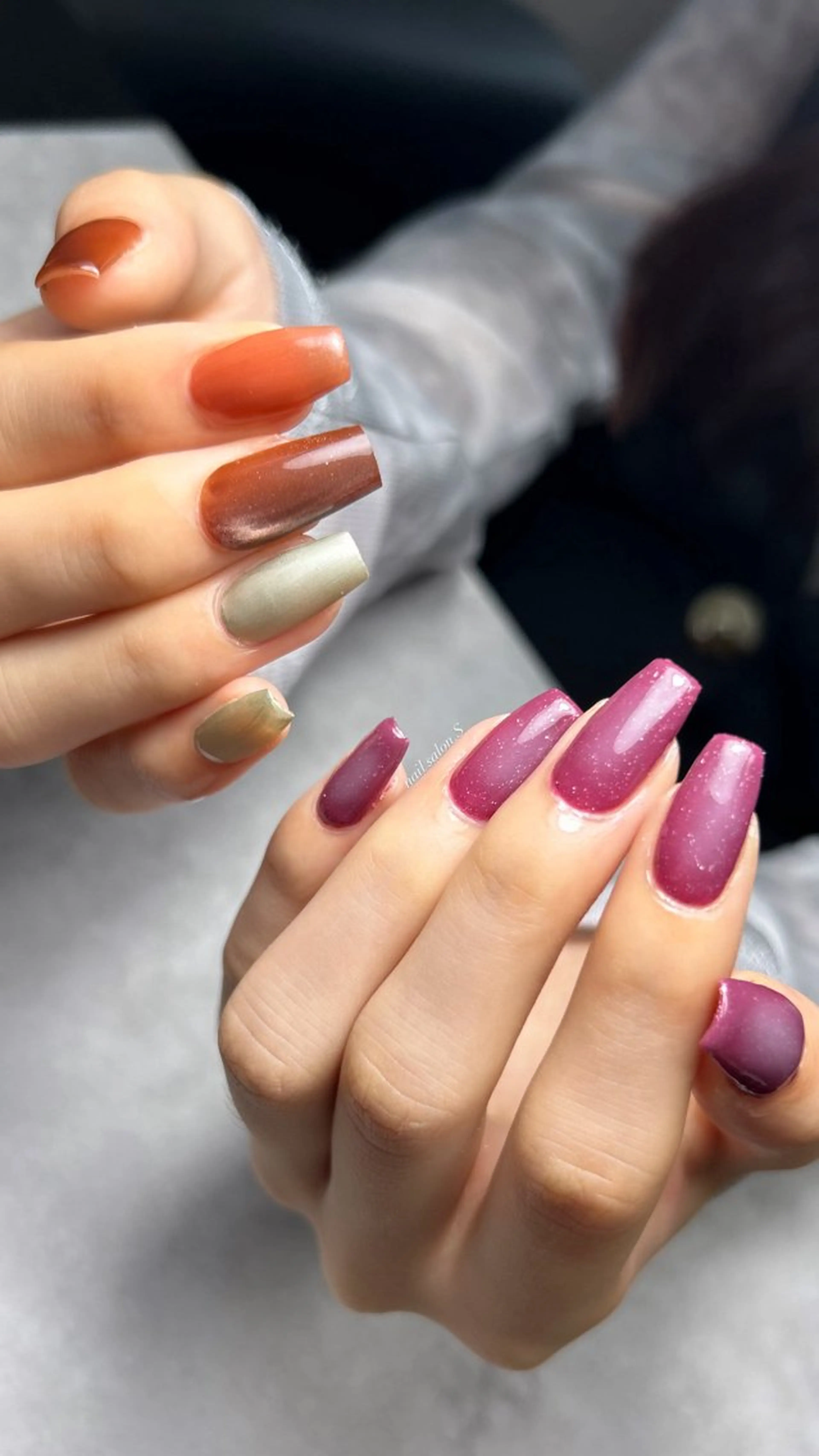 ネイル ブラウン チークネイル 長さ出し ゴールド マグネットネイル ハンドネイル 関山 志乃のネイルデザイン