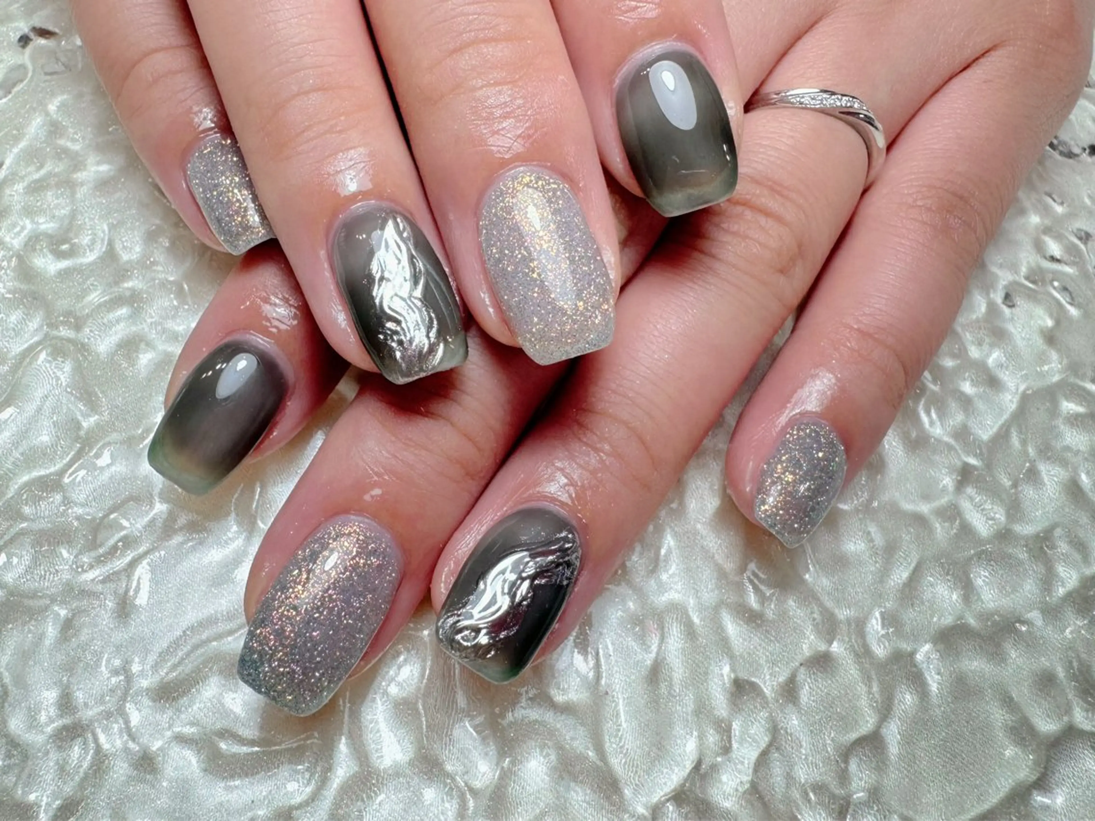 ネイル ハンドネイル マジックミラー所属・マジック ミラーのネイルデザイン