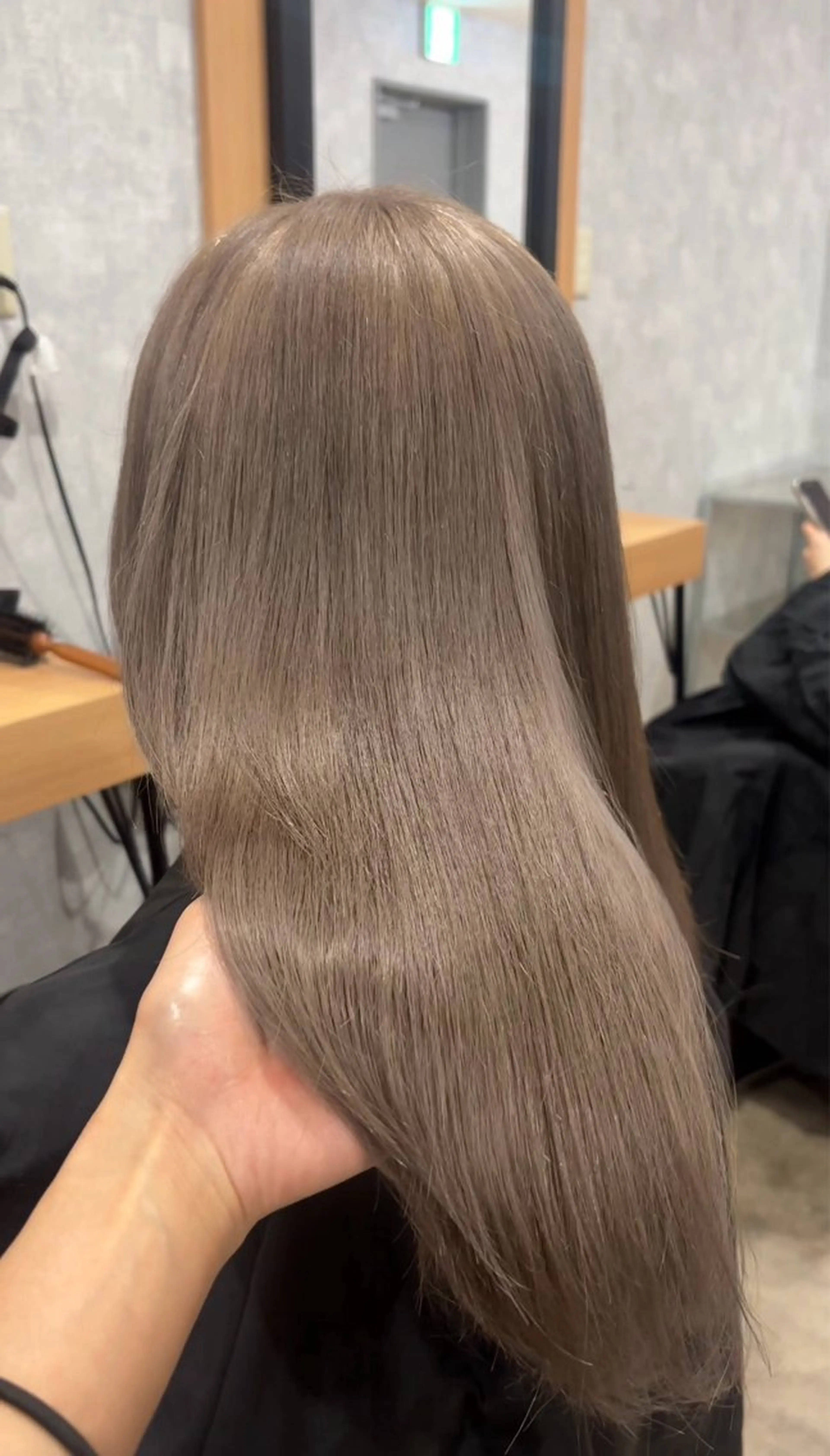 セミロング カラー カット ヘアカラー トリートメント 🌐NATSUMI 🌐【寒色カラー】のヘアスタイル