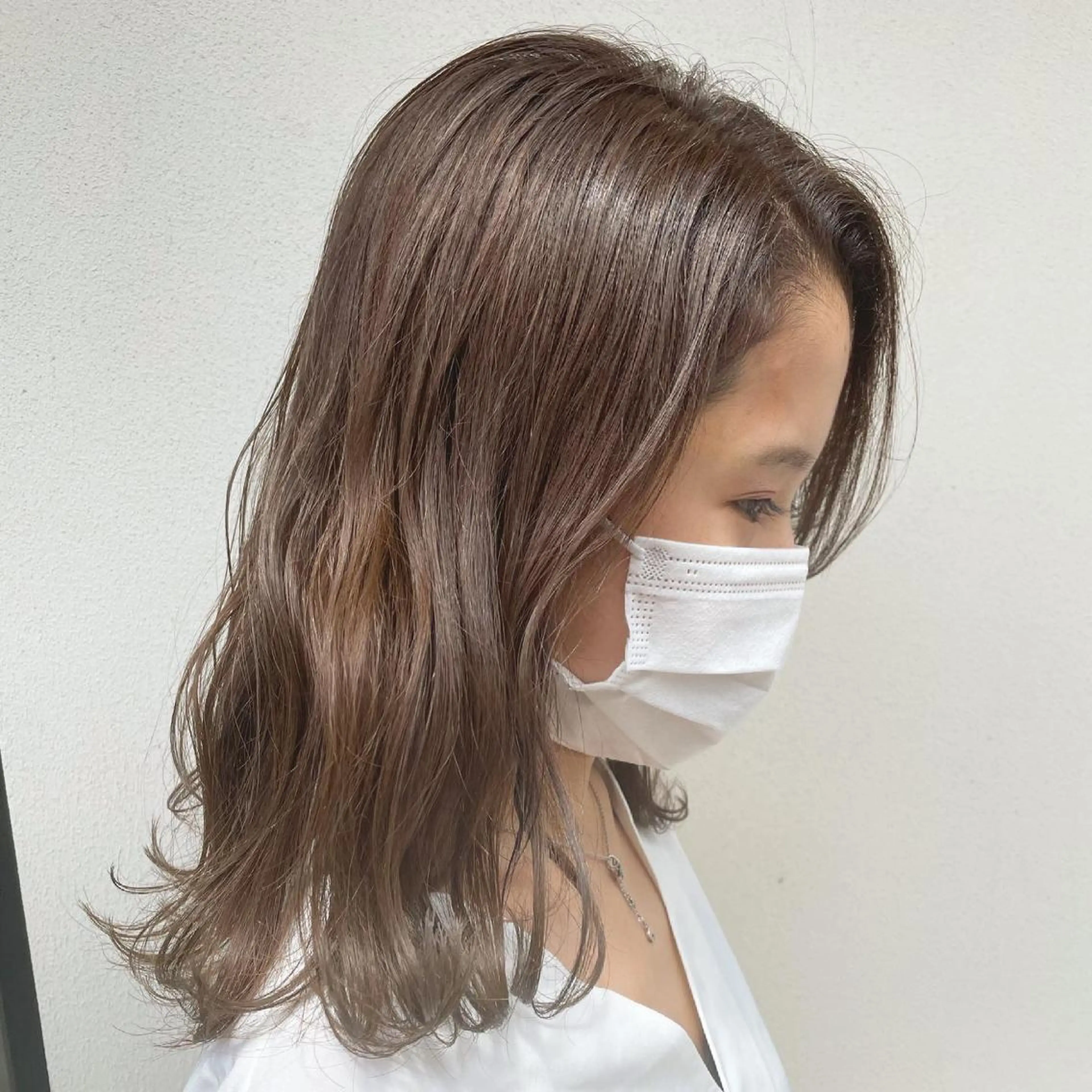 ミディアム カラー カット ヘアカラー ブリーチなしで透け感 暖色カラーボブaoiのヘアスタイル
