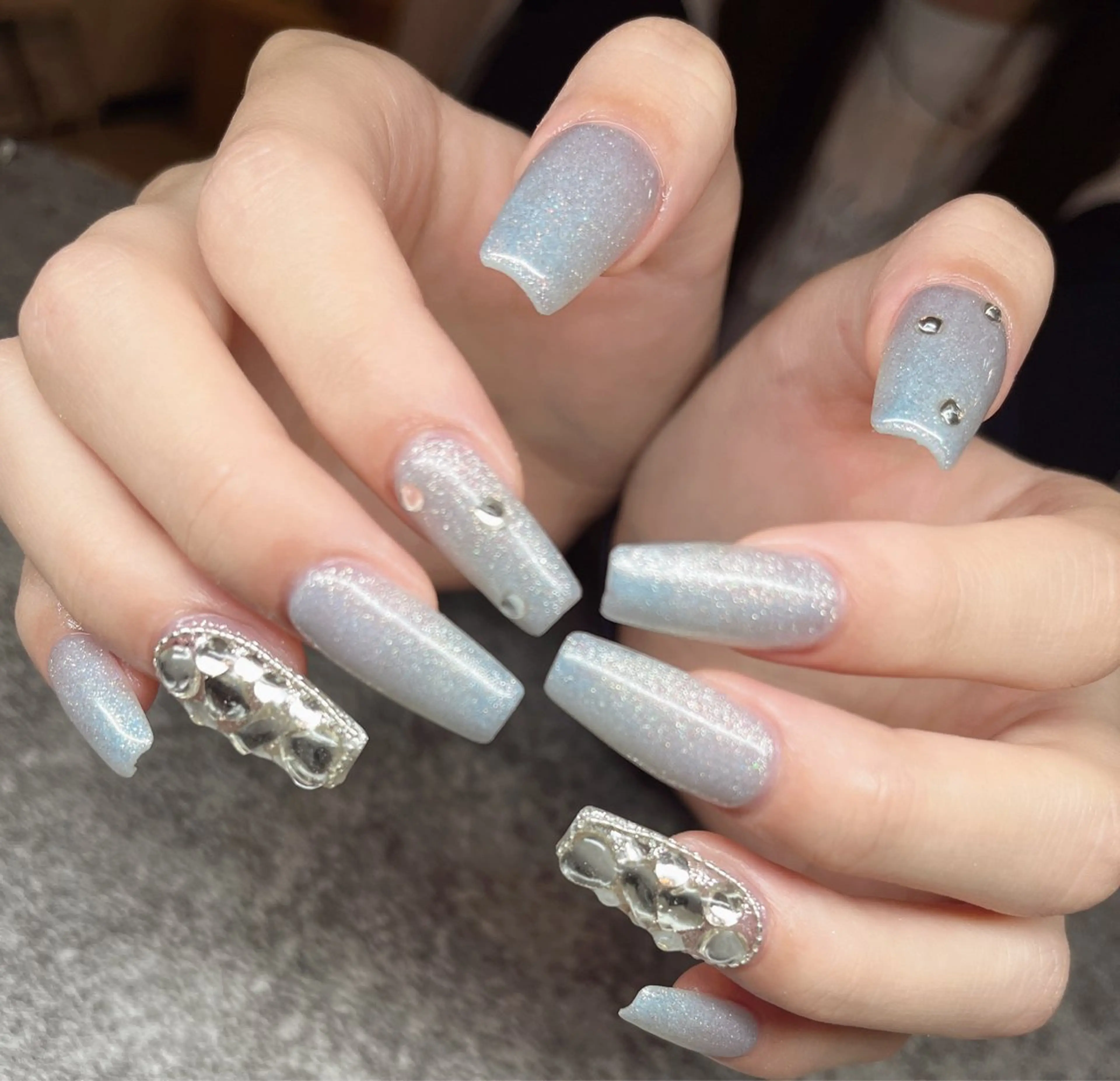 ネイル R inのネイルデザイン