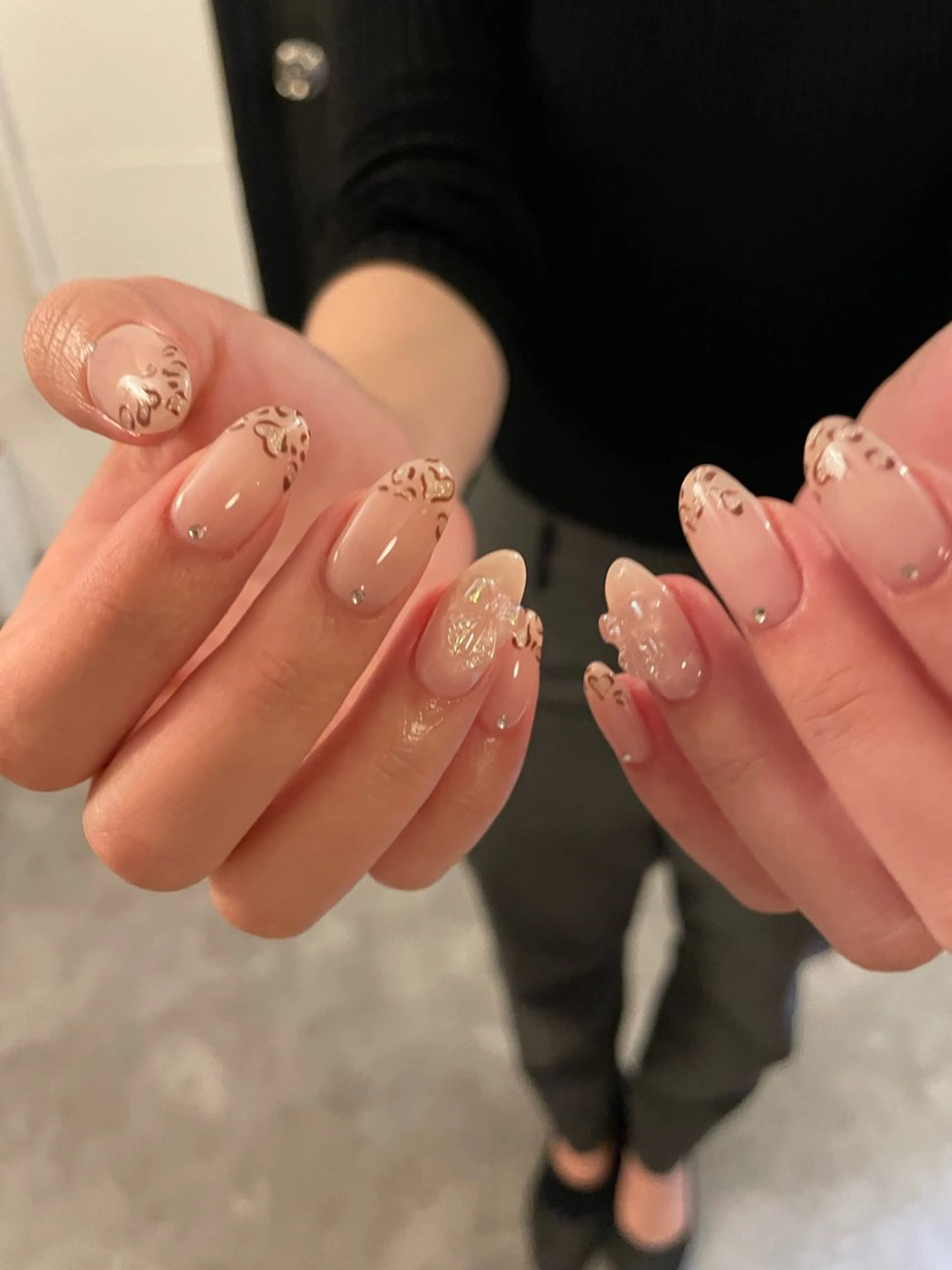 ネイル アニマル柄 フレンチネイル ハンドネイル roof nailのネイルデザイン