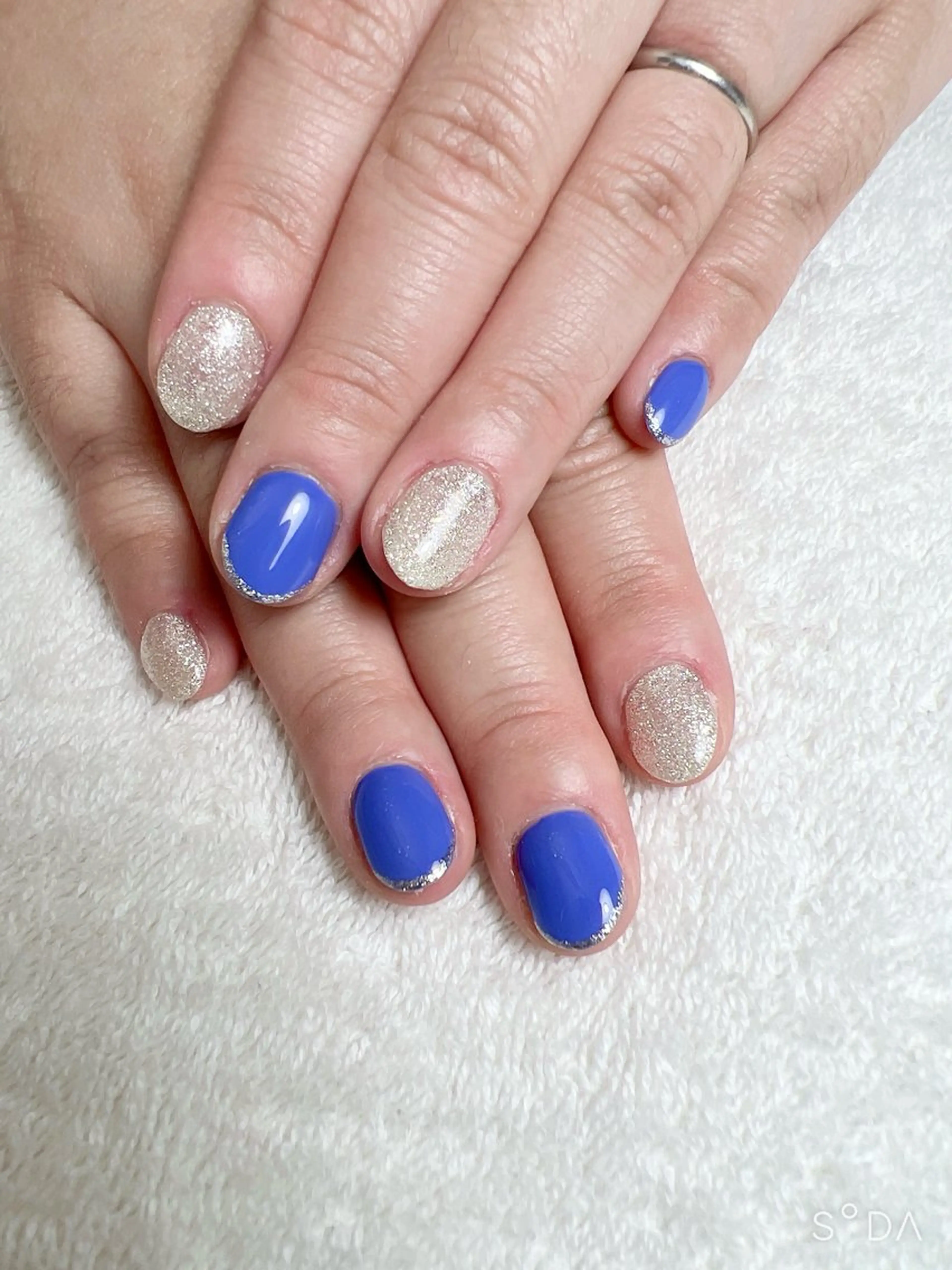 ネイル ブルー シンプルネイル 夏ネイル COCO+所属・COCO +のエステ・リラクイメージ