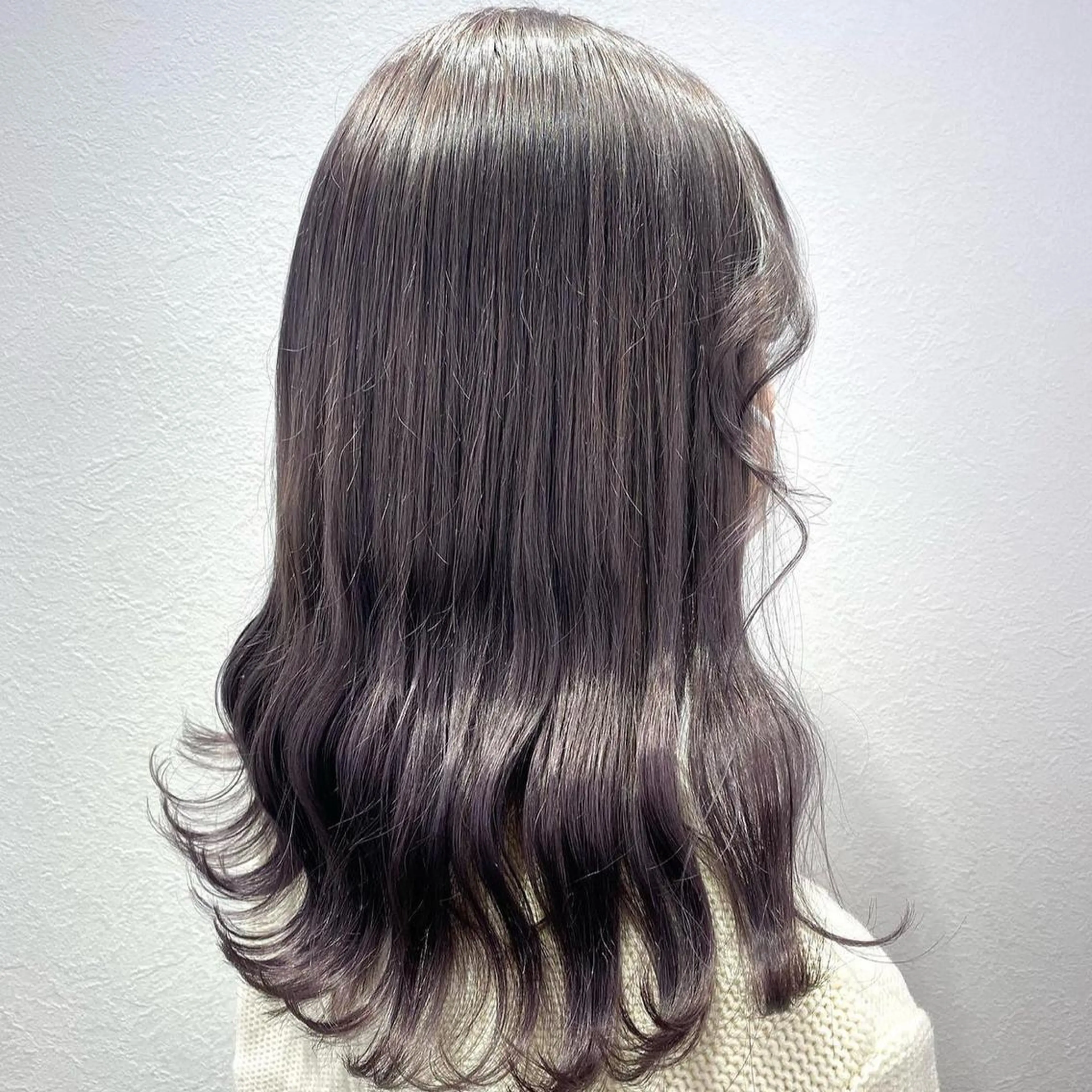 ロング カラー ブリーチ グレージュ ラベンダーカラー ラベンダーグレージュ ラベンダーグレー 遠藤沙也加 /レイヤーカットのヘアスタイル