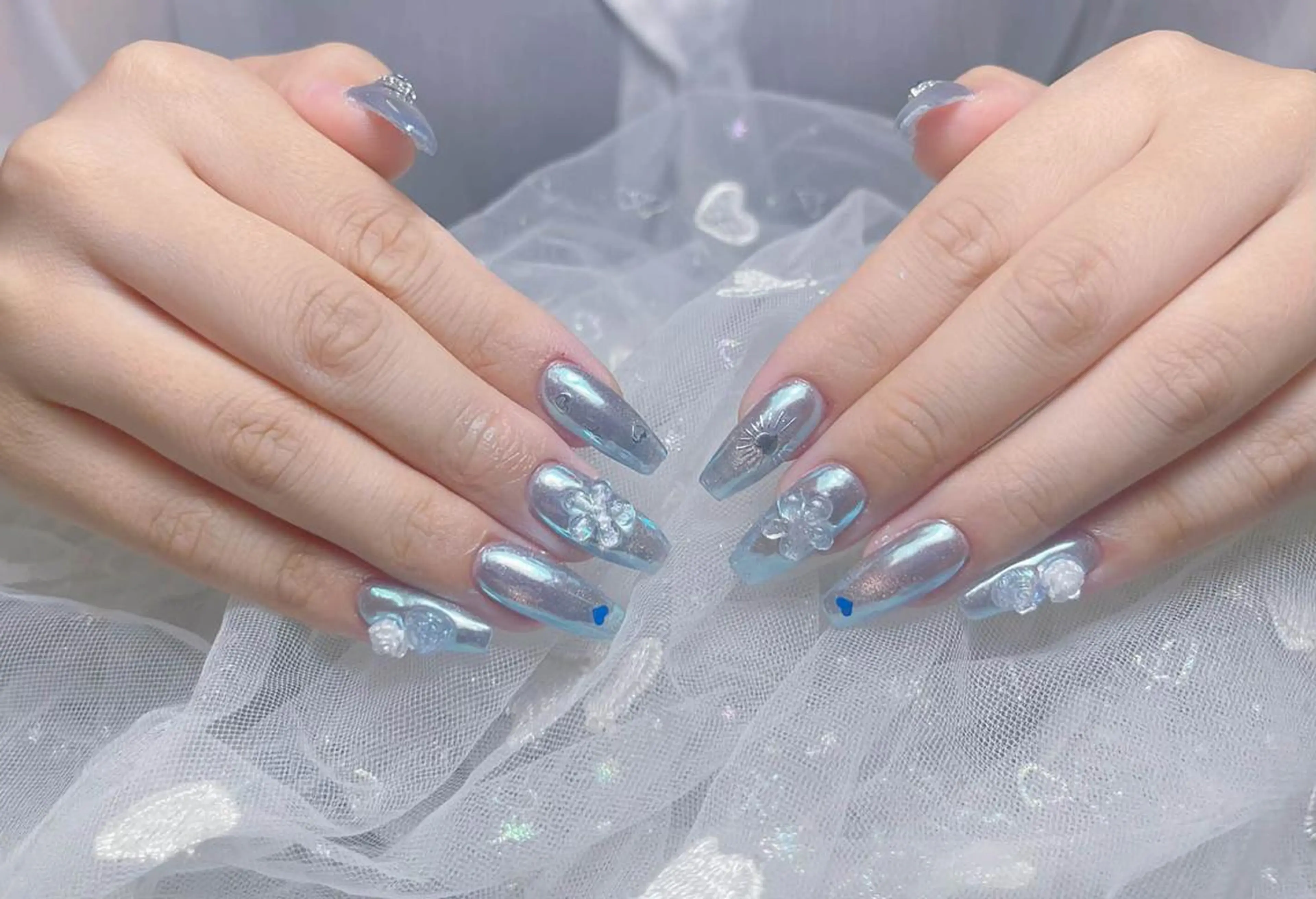 ネイル 長さ出し グラデーション 卒業式 キラキラネイル マグネットネイル ハンドネイル Xuka Belle Nailのネイルデザイン