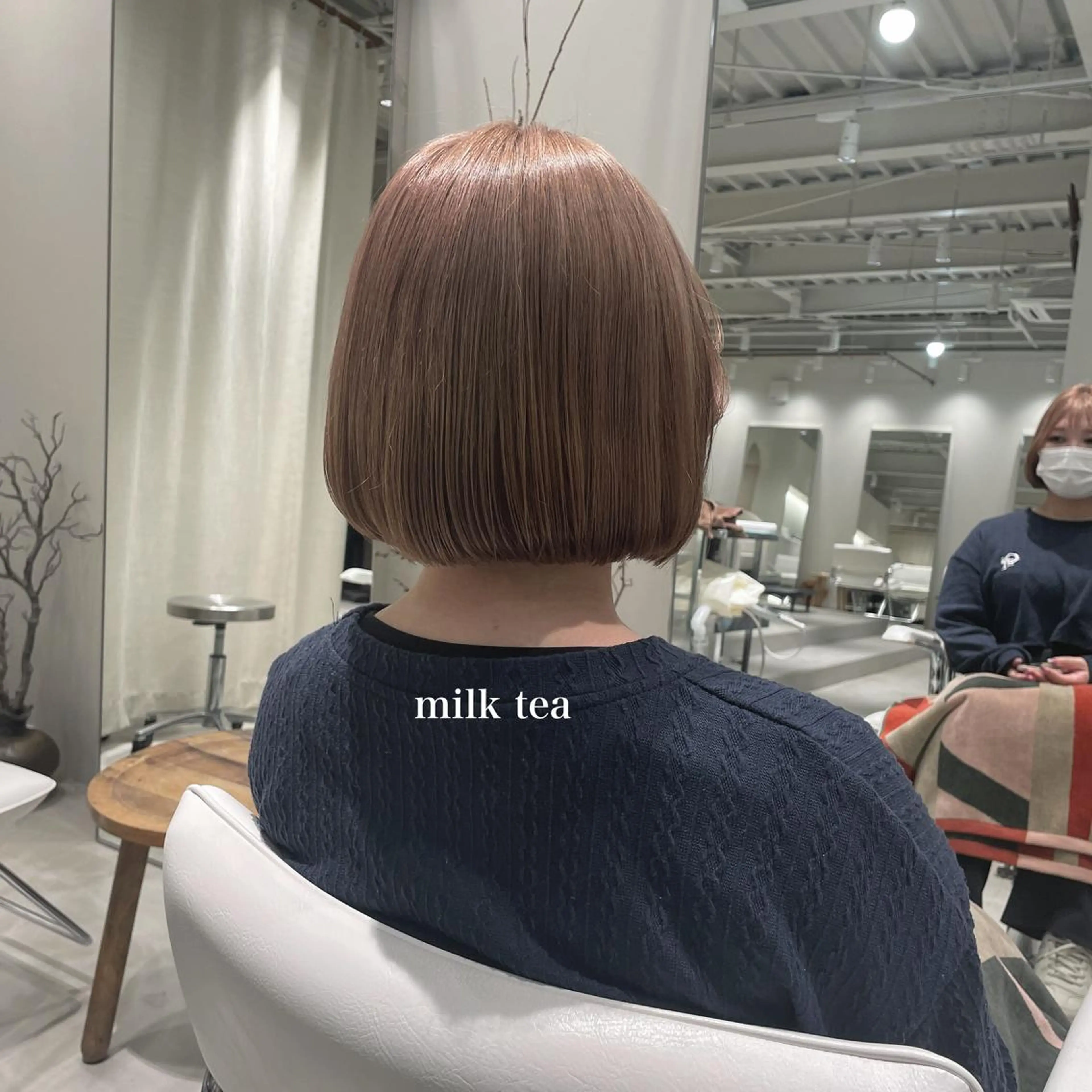 ショート カラー ピンクカラー 峯崎 葵のヘアスタイル